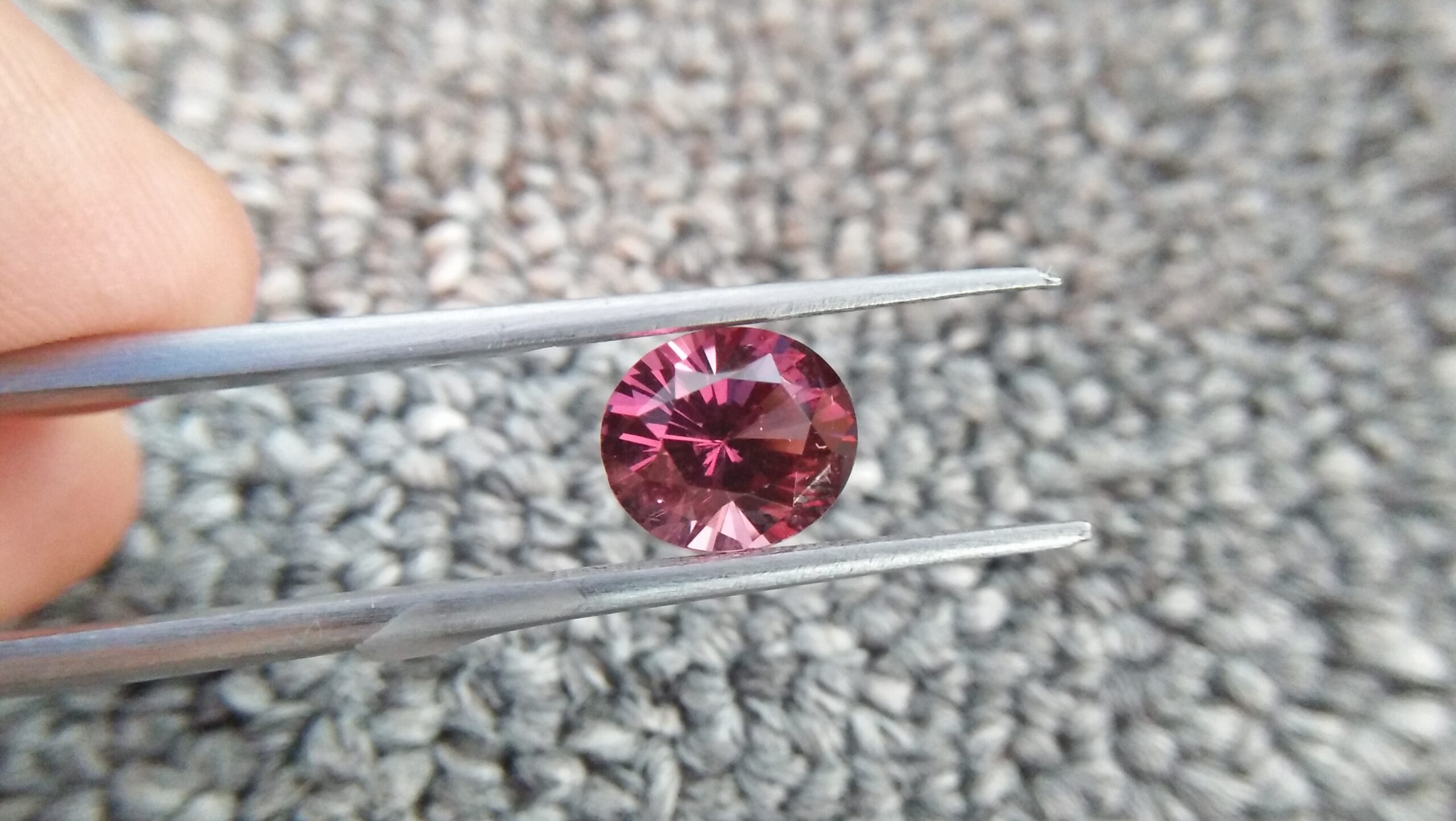 Natural Colour Change Garnet Weight: 3.19Cts Dimension: 9.7mm x 8.31mm x 5.8mm Colour: changing colors Brown, Brownish purple, Orangy Red Clarity : SI Birthstone : January Treatment : None/ Natural