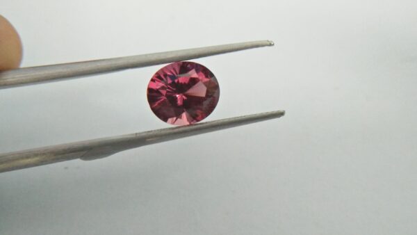 Natural Colour Change Garnet Weight: 3.19Cts Dimension: 9.7mm x 8.31mm x 5.8mm Colour: changing colors Brown, Brownish purple, Orangy Red Clarity : SI Birthstone : January Treatment : None/ Natural