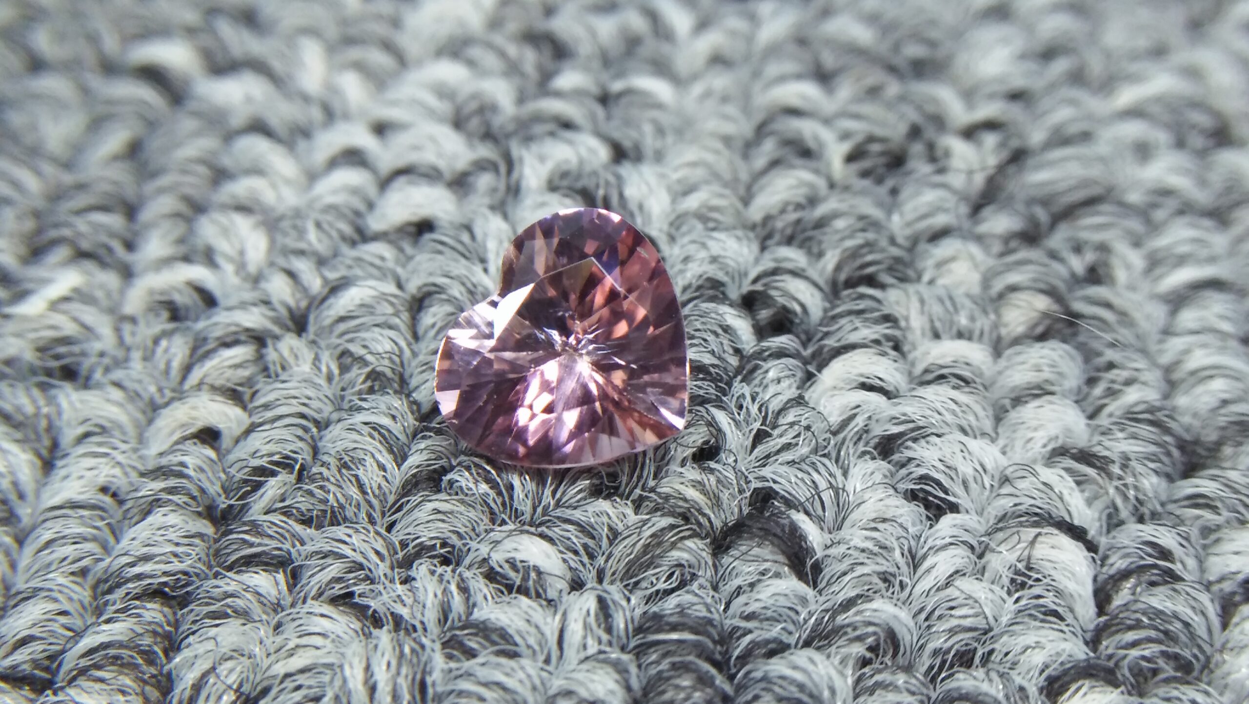 NATURAL Bi Colour TOURMALINE Tourmaline is a crystalline boron silicate mineral compounded with elements such as aluminium, iron, magnesium, sodium, lithium, or potassium. • Chakras - Heart Chakra • Planet - Mercury - Hardness : 7 – 7.5 - Crystal system : Trigonal - Specific gravity : 3.06 - Optical properties : Double refractive, uniaxial negative - Refractive index : nω=1.635–1.675 nε=1.610–1.650 Tourmaline attracts inspiration, compassion, tolerance and prosperity. It balances the right-left sides of the brain. It Helps treat paranoia, overcomes dyslexia and improves hand-eye coordination. Tourmaline releases tension, making it helpful for spinal adjustments