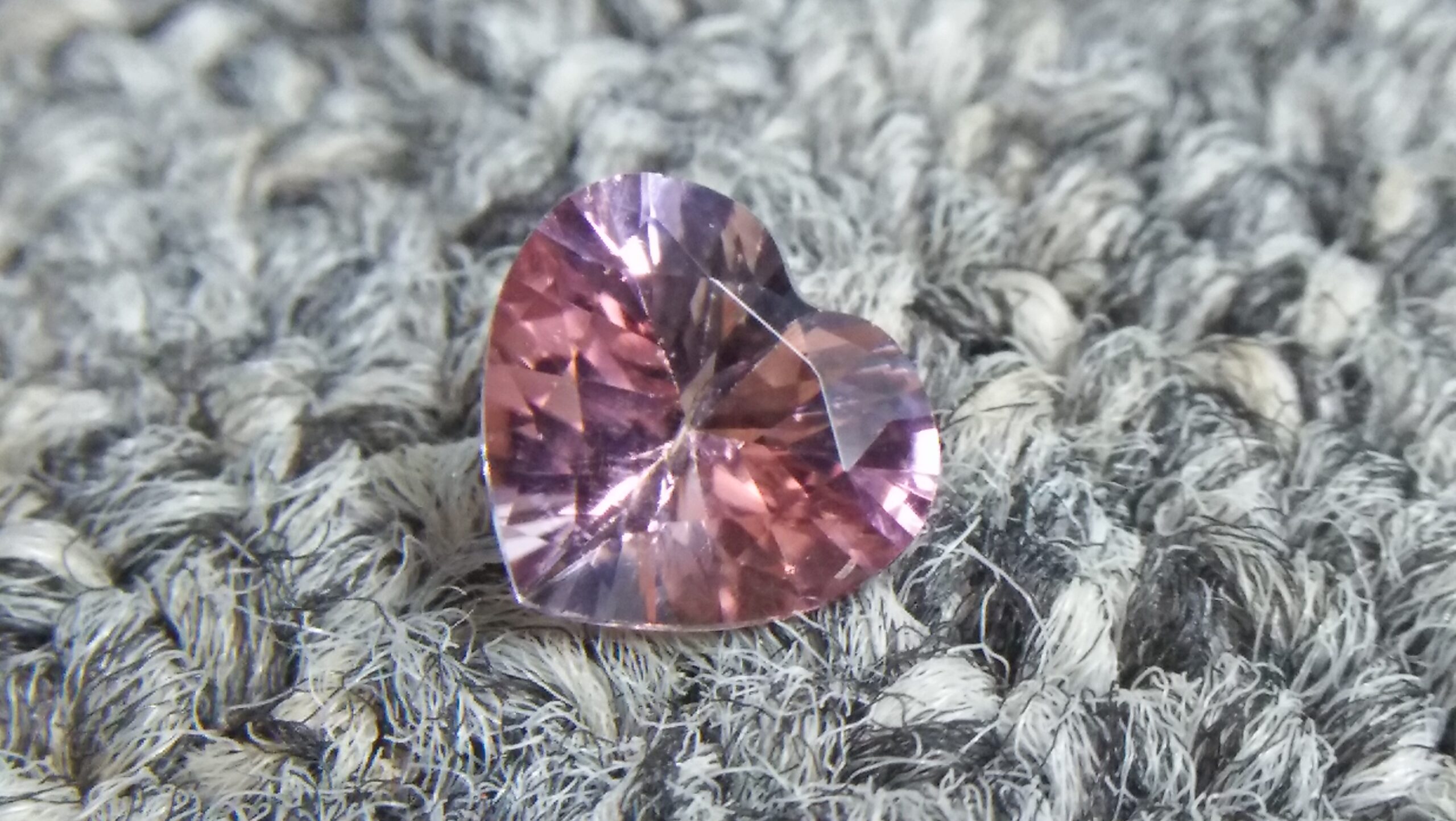 NATURAL Bi Colour TOURMALINE Tourmaline is a crystalline boron silicate mineral compounded with elements such as aluminium, iron, magnesium, sodium, lithium, or potassium. • Chakras - Heart Chakra • Planet - Mercury - Hardness : 7 – 7.5 - Crystal system : Trigonal - Specific gravity : 3.06 - Optical properties : Double refractive, uniaxial negative - Refractive index : nω=1.635–1.675 nε=1.610–1.650 Tourmaline attracts inspiration, compassion, tolerance and prosperity. It balances the right-left sides of the brain. It Helps treat paranoia, overcomes dyslexia and improves hand-eye coordination. Tourmaline releases tension, making it helpful for spinal adjustments