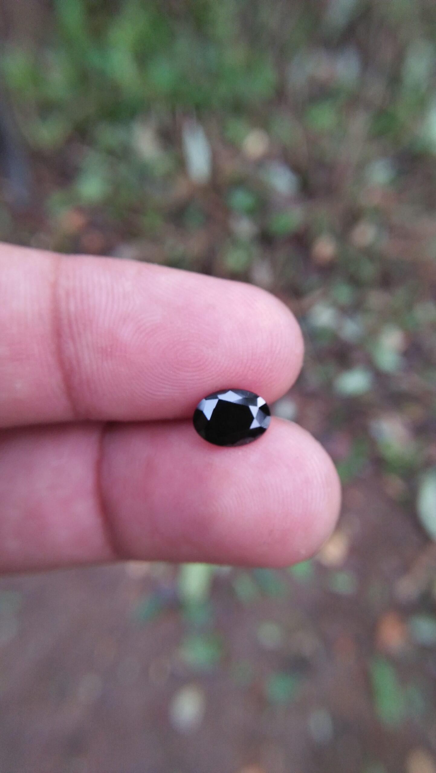 Natural Dark Blue Sapphire ( Kakanil ) කාකනිල් සෙනසුරු ග්රහයාට අයත් මැණික/ Stone of Saturn Shape : Ovel Clarity : Clean Treatment : Natural/Unheated Dimension : 7.3mmx 5.3mm x 3.9mm Weight : 1.55Cts Location : City of Gem Ratnapura Sri Lanka