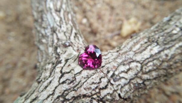 Natural Colour Change Rhodolite Garnet Weight : 2.10Cts Dimension: 7.6 mm x 8.3mm x 4.7 mm Colour: changing colors Red to purplish pink Clarity : Clean Shape : Heart Birthstone : January Treatment : Unheated/Natural