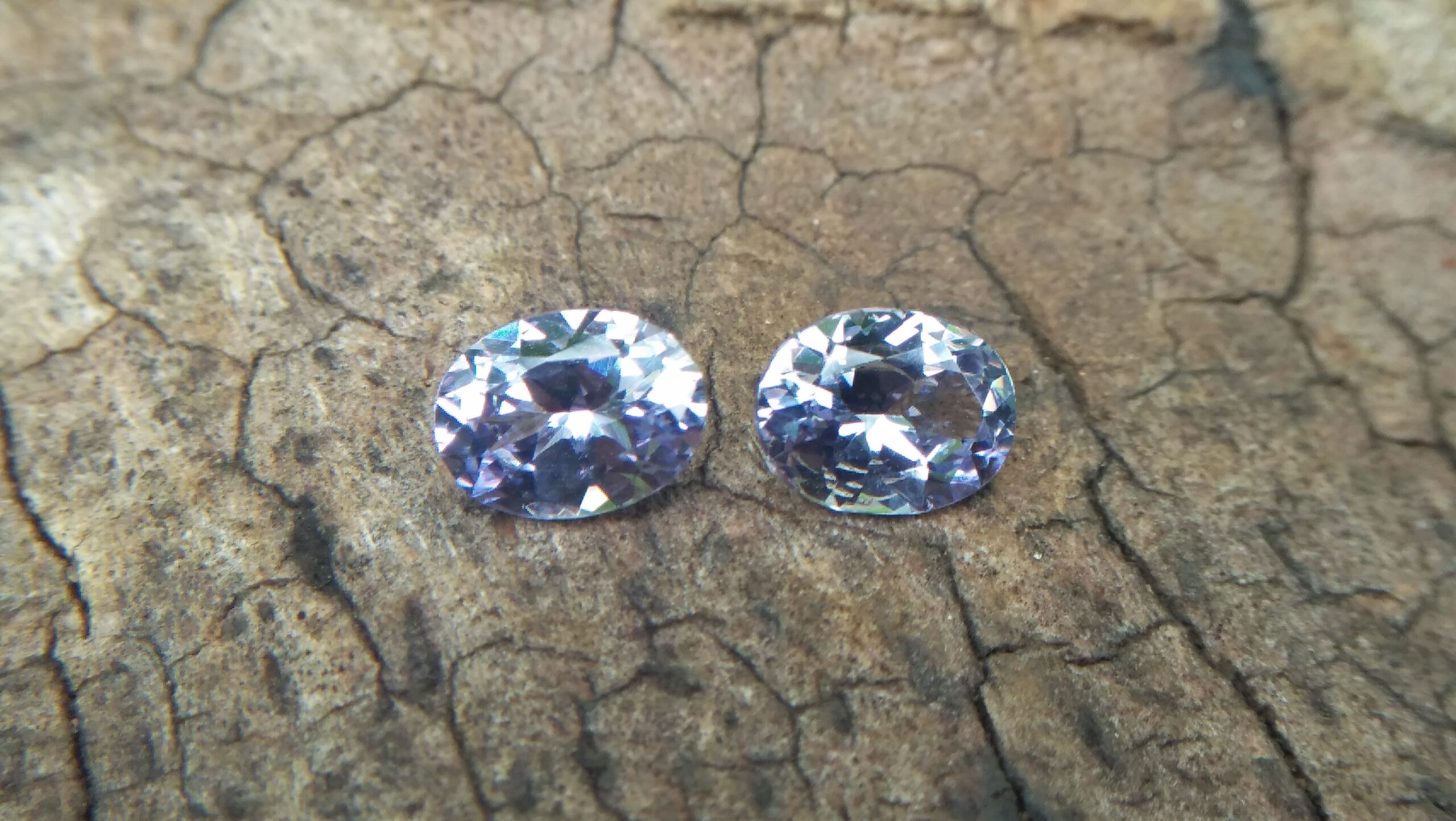 NATURAL Lavender Spinel Pair Shape : Ovel Clarity : SI Treatment : Natural/Unheated Dimension : 6.5mm x 5mm x 3mm ( Both Same) Weight : 1.45Cts (Both) Cut : Flower Cut Dispersion : Good Colour : Light Lavender