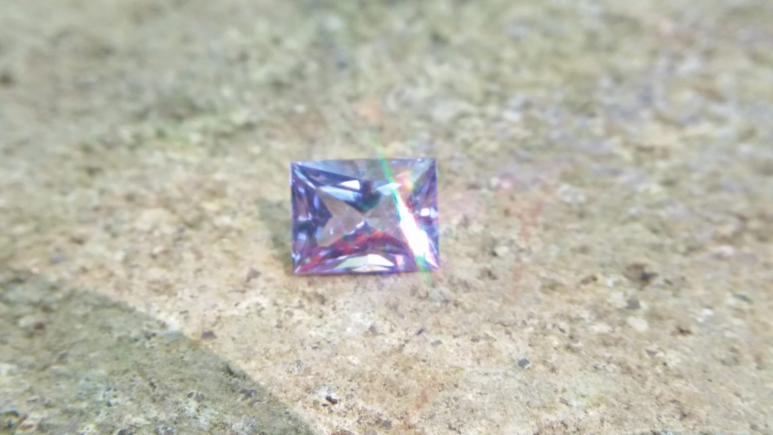 NATURAL Lavender Spinel Shape : Octagon Clarity : SI Treatment : Natural/Unheated Dimension : 6.3mm x 4.9mm x 3.55mm Weight : 0.95Cts Cut : Octagon Princess Colour : Lavender