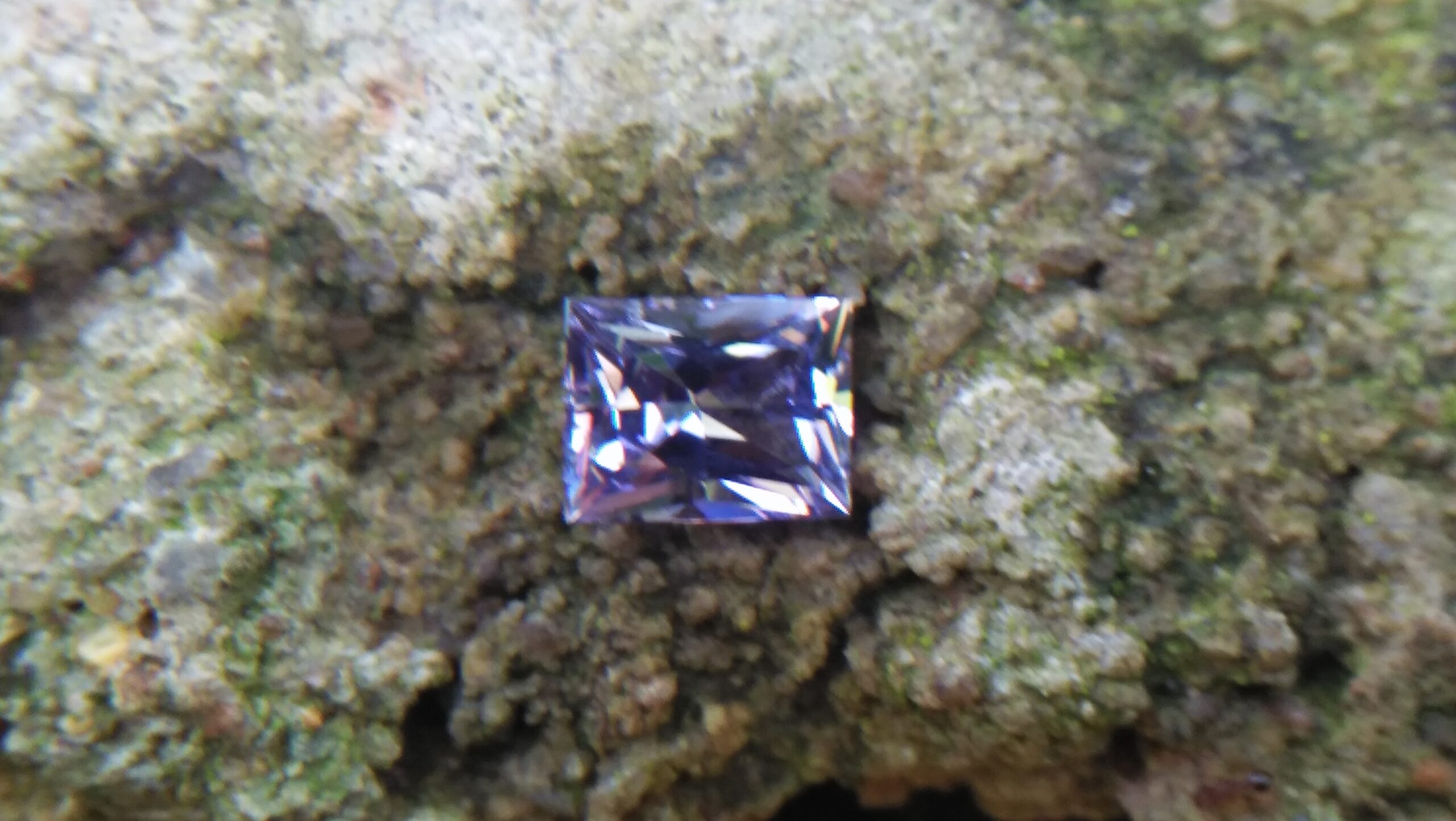 NATURAL Lavender Spinel Shape : Octagon Clarity : SI Treatment : Natural/Unheated Dimension : 6.3mm x 4.9mm x 3.55mm Weight : 0.95Cts Cut : Octagon Princess Colour : Lavender