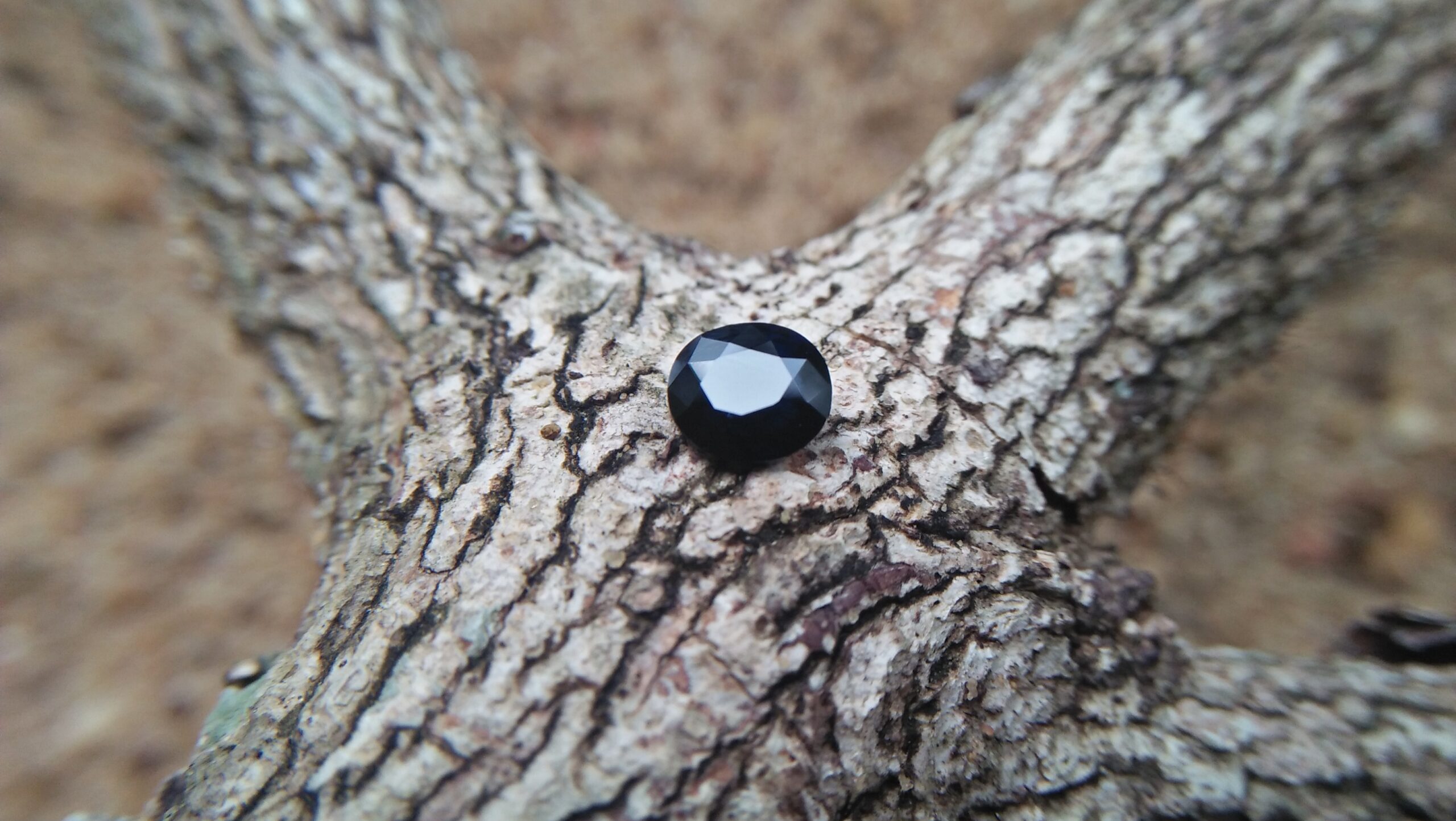 Ceylon Natural Dark Blue Sapphire ( Kakanil ) කාකනිල් සෙනසුරු ග්‍රහයාට අයත් මැණික Shape : Ovel Clarity : Clean Treatment : Natural/Unheated Dimension : 6.3mmx 5.4mm x 3.3mm Weight : 1.09Cts Location : City of Gem Ratnapura Sri Lanka