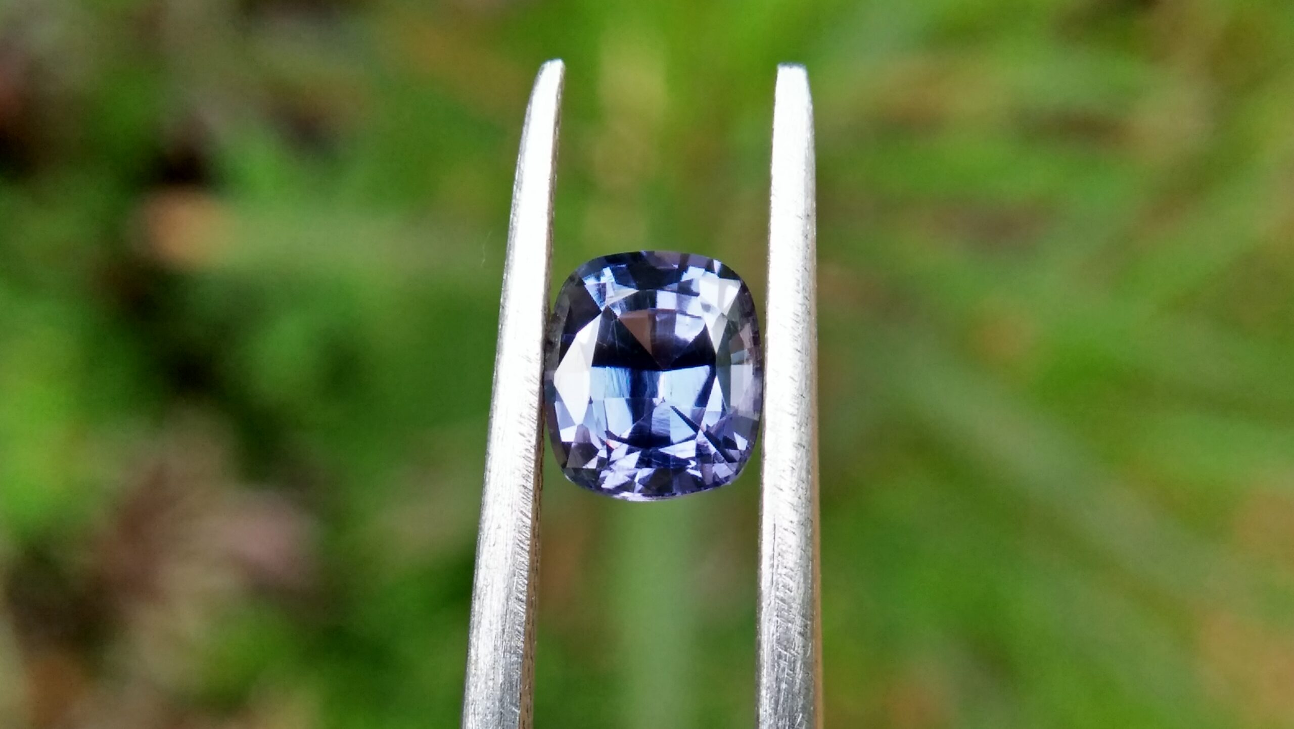 NATURAL Blue Spinel Serial Number : RT 7143 Shape : Cution Clarity : Loop Clean Treatment : Natural/Unheated Weight : 0.90Cts Colour : Blue Dimension : 5.92mm x 5.12mm x 3.96mm "National Gem And Jewellery Authority (NGJA) " Certified