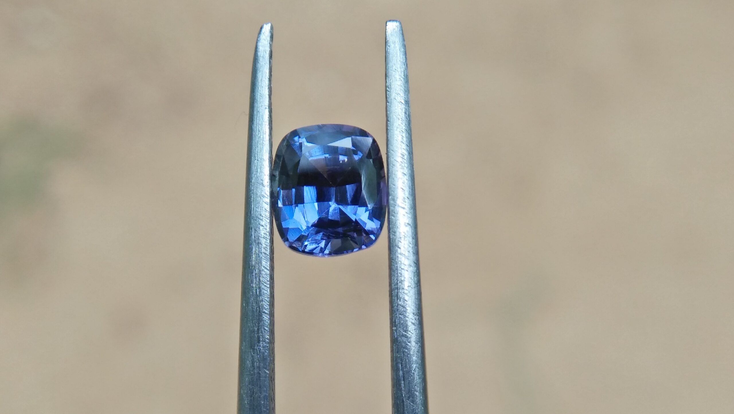 NATURAL Blue Spinel Serial Number : RT 7143 Shape : Cution Clarity : Loop Clean Treatment : Natural/Unheated Weight : 0.90Cts Colour : Blue Dimension : 5.92mm x 5.12mm x 3.96mm "National Gem And Jewellery Authority (NGJA) " Certified