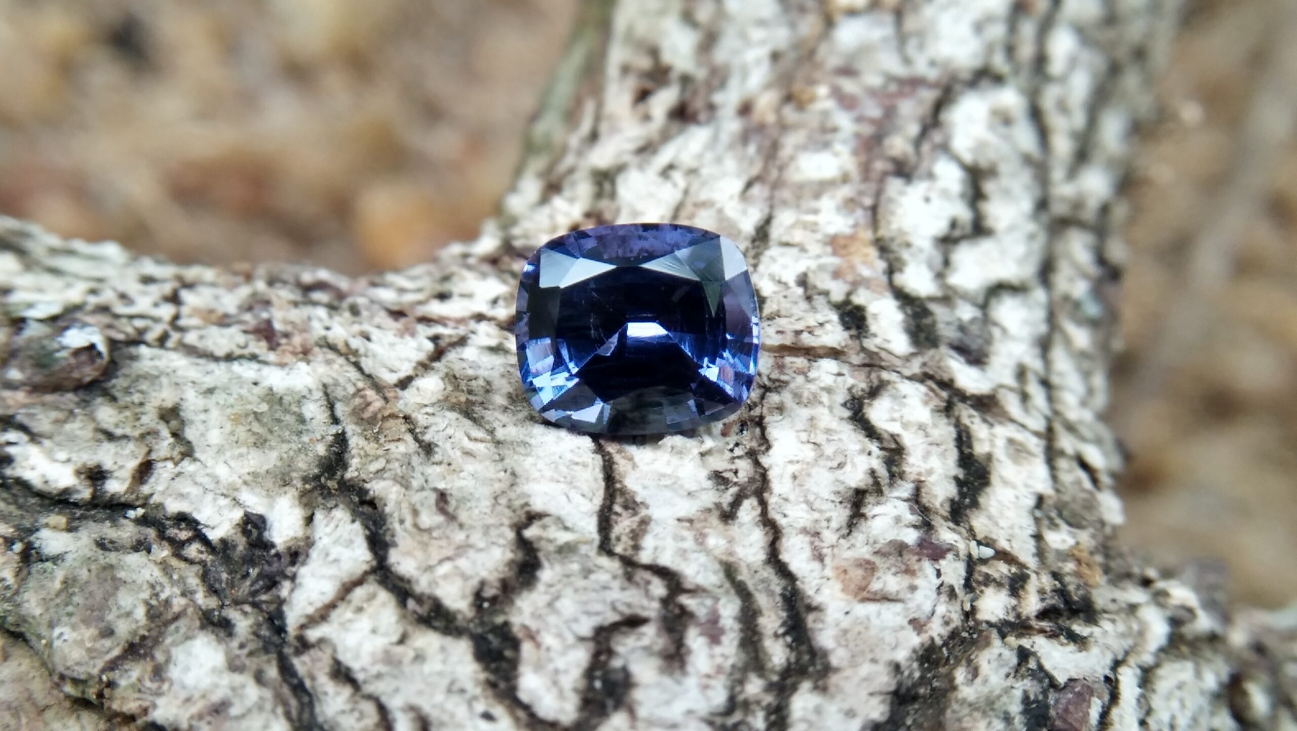 NATURAL Blue Spinel Serial Number : RT 7143 Shape : Cution Clarity : Loop Clean Treatment : Natural/Unheated Weight : 0.90Cts Colour : Blue Dimension : 5.92mm x 5.12mm x 3.96mm "National Gem And Jewellery Authority (NGJA) " Certified