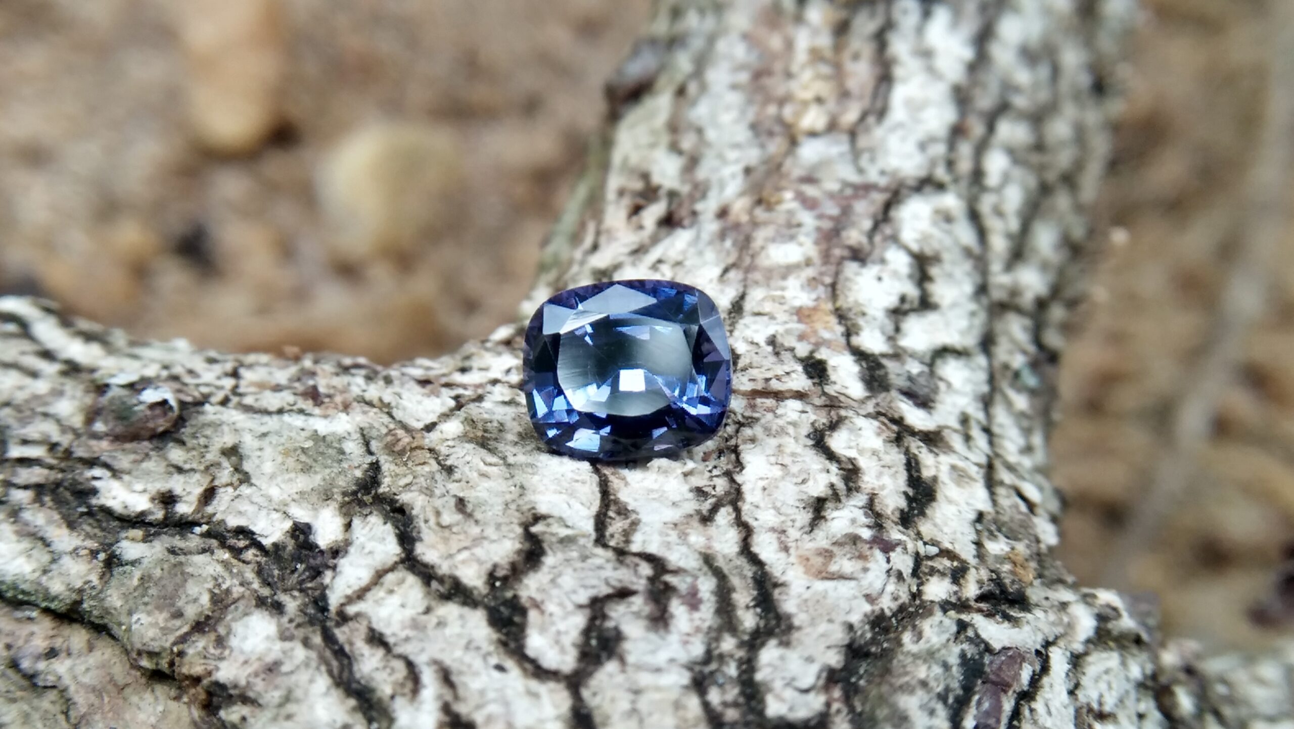 NATURAL Blue Spinel Serial Number : RT 7143 Shape : Cution Clarity : Loop Clean Treatment : Natural/Unheated Weight : 0.90Cts Colour : Blue Dimension : 5.92mm x 5.12mm x 3.96mm "National Gem And Jewellery Authority (NGJA) " Certified