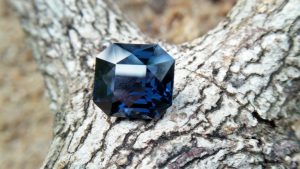 NATURAL Cobalt Spinel Shape : Octagon Clarity : SI Treatment : Natural/Unheated Weight : 5.10 Cts Colour : Violetish Green Blue Dimension : 10.15mm x 9.40mm x 6.57mm Cut : Octogen scissors "GGTL" Certified