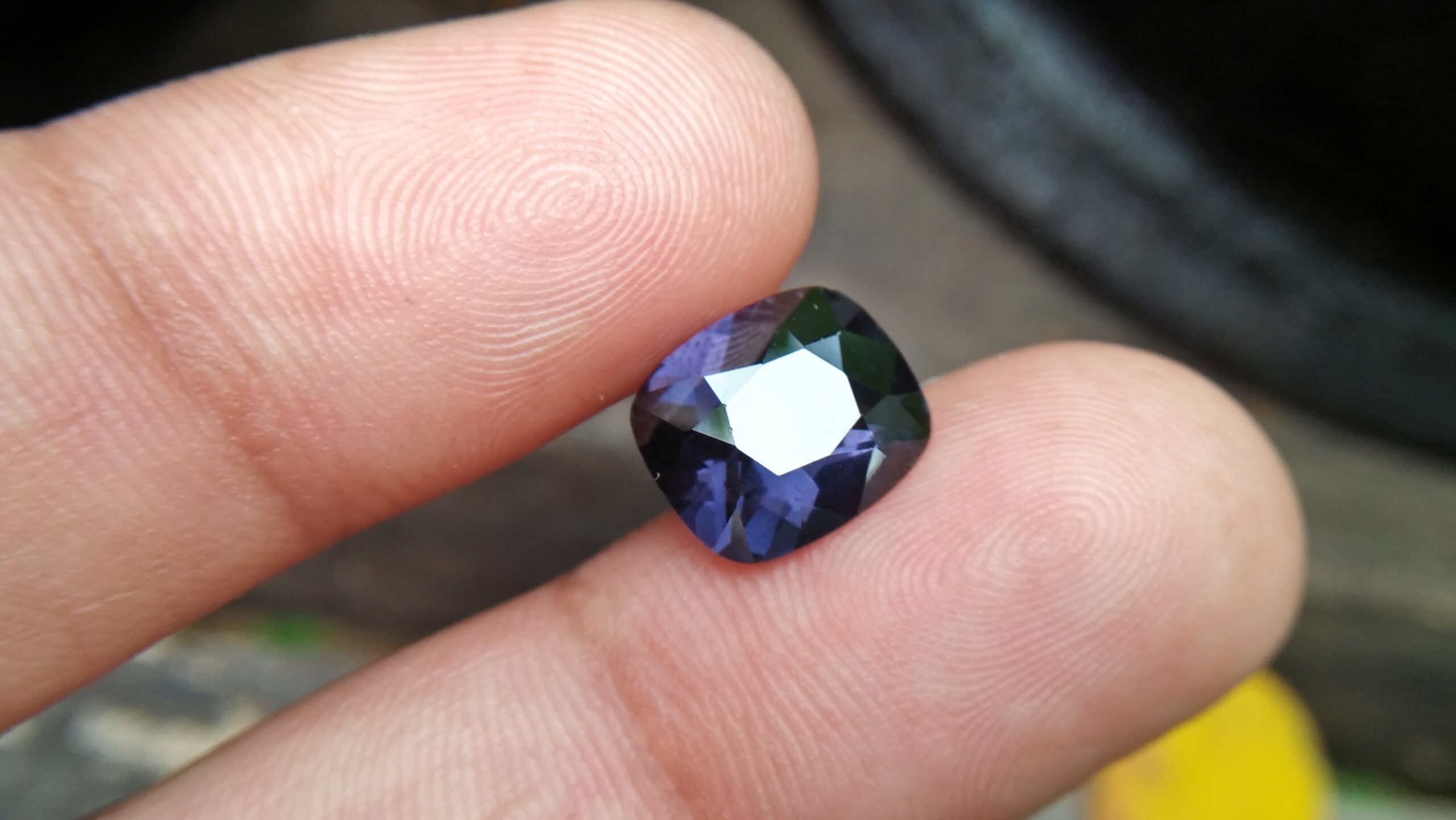 NATURAL Cobalt Spinel Shape : Cution Rectangular Clarity : Clean Cut : Mixed Cut Treatment : Natural/Unheated Weight : 3.60 Cts Colour : Violetish Blue Dimension : 10.37 mm x 8.87 mm x 5.26 mm Species : Natural Spinel Variety : Cobalt Spinel N L/: 71471 "GGTL" Certified (GIA Alumini Association Member)