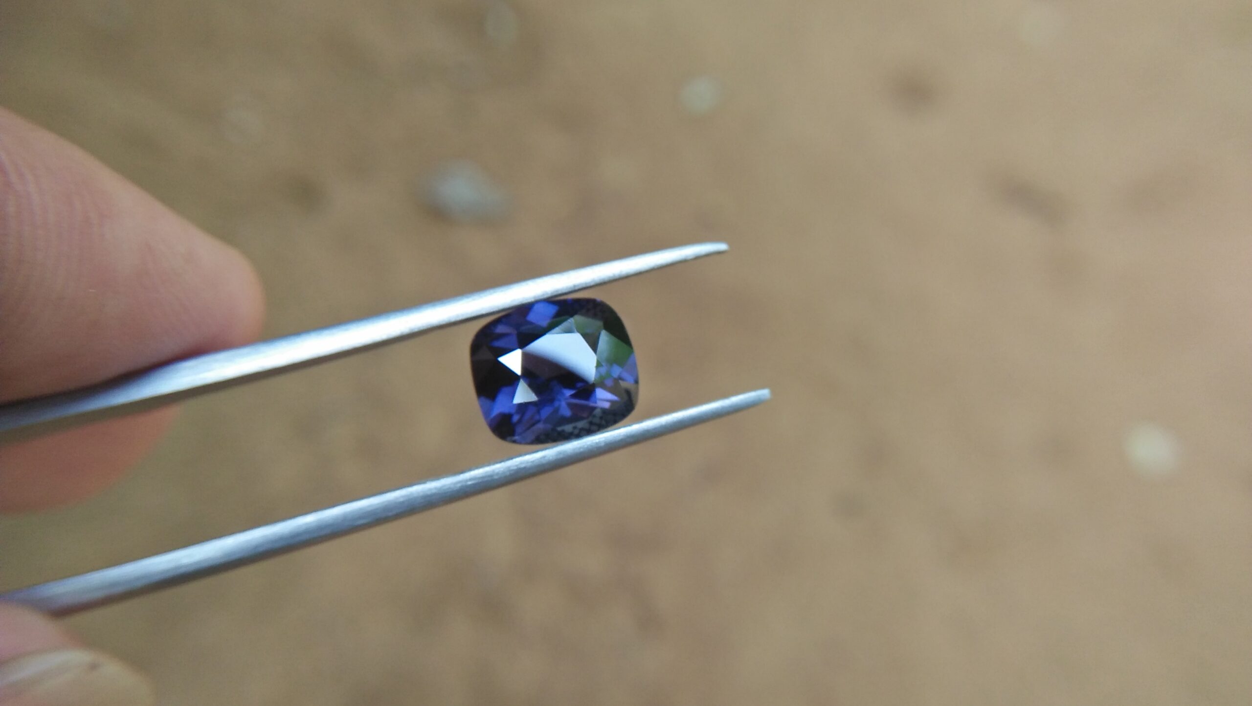 NATURAL Cobalt Spinel Shape : Cution Rectangular Clarity : Clean Cut : Mixed Cut Treatment : Natural/Unheated Weight : 3.60 Cts Colour : Violetish Blue Dimension : 10.37 mm x 8.87 mm x 5.26 mm Species : Natural Spinel Variety : Cobalt Spinel N L/: 71471 "GGTL" Certified (GIA Alumini Association Member)