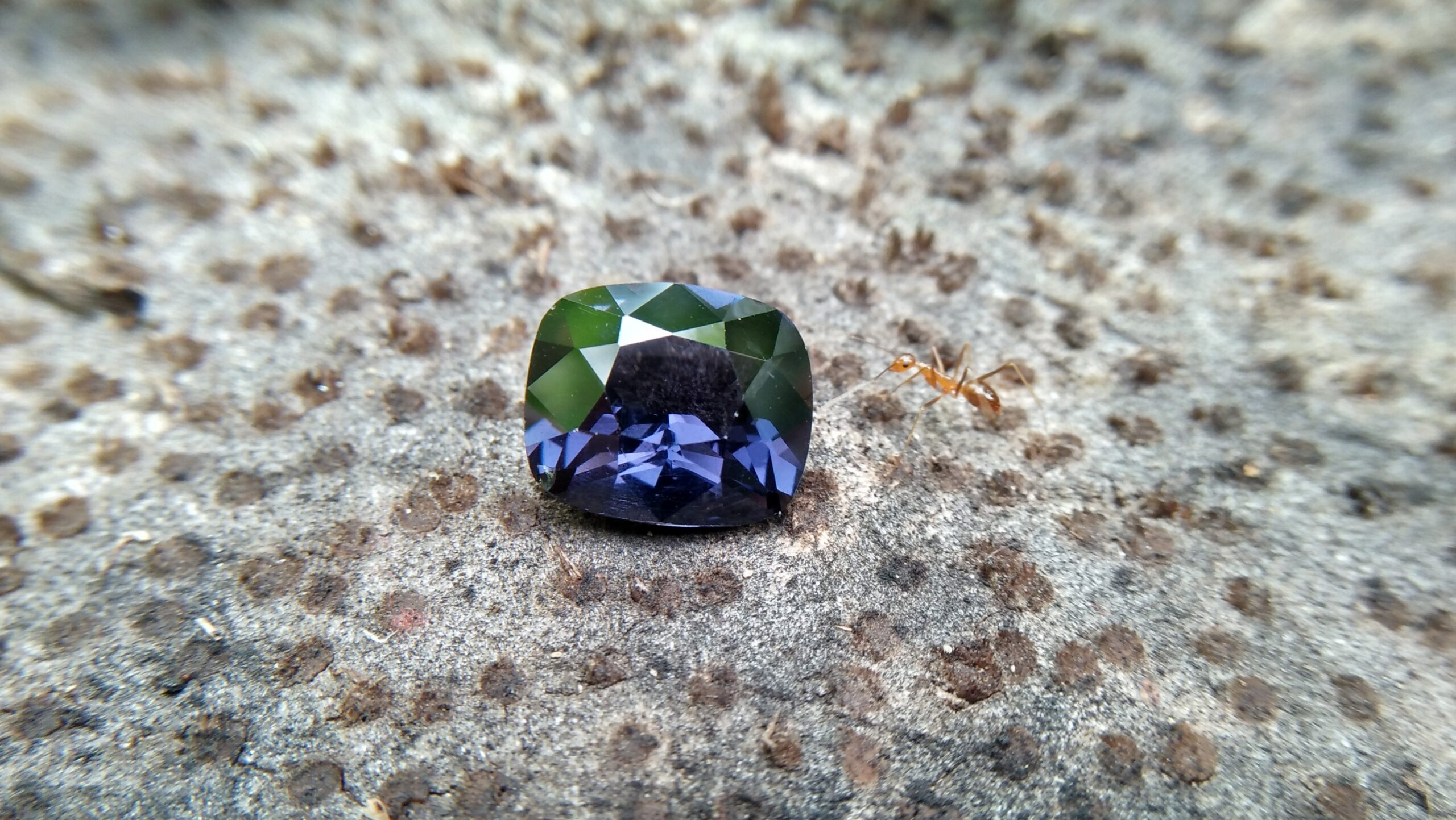 NATURAL Cobalt Spinel Shape : Cution Rectangular Clarity : Clean Cut : Mixed Cut Treatment : Natural/Unheated Weight : 3.60 Cts Colour : Violetish Blue Dimension : 10.37 mm x 8.87 mm x 5.26 mm Species : Natural Spinel Variety : Cobalt Spinel N L/: 71471 "GGTL" Certified (GIA Alumini Association Member)NATURAL Cobalt Spinel Shape : Cution Rectangular Clarity : Clean Cut : Mixed Cut Treatment : Natural/Unheated Weight : 3.60 Cts Colour : Violetish Blue Dimension : 10.37 mm x 8.87 mm x 5.26 mm Species : Natural Spinel Variety : Cobalt Spinel N L/: 71471 "GGTL" Certified (GIA Alumini Association Member)