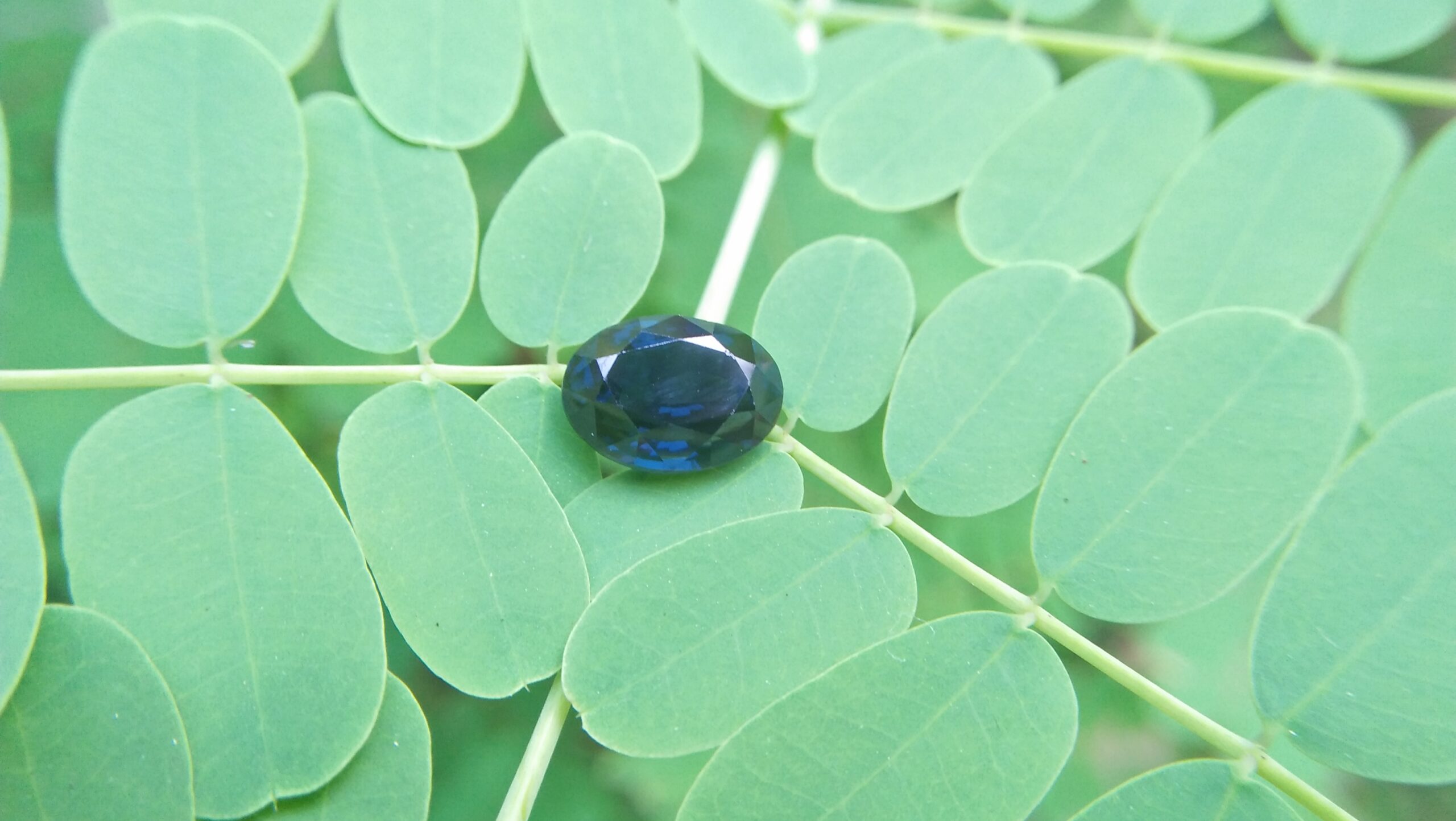 NATURAL Cobalt Spinel Shape : Ovel Clarity : SI Cut : Mixed Cut Treatment : Natural/Unheated Weight : 3.12 Cts Colour : Deep Violetish Green Blue Dimension : 9.31 mm x 7.18 mm x 5.48 mm Species : Natural Spinel Variety : Cobalt Spinel L/N : 68049 "GGTL" Certified (GIA Alumini Association Member)
