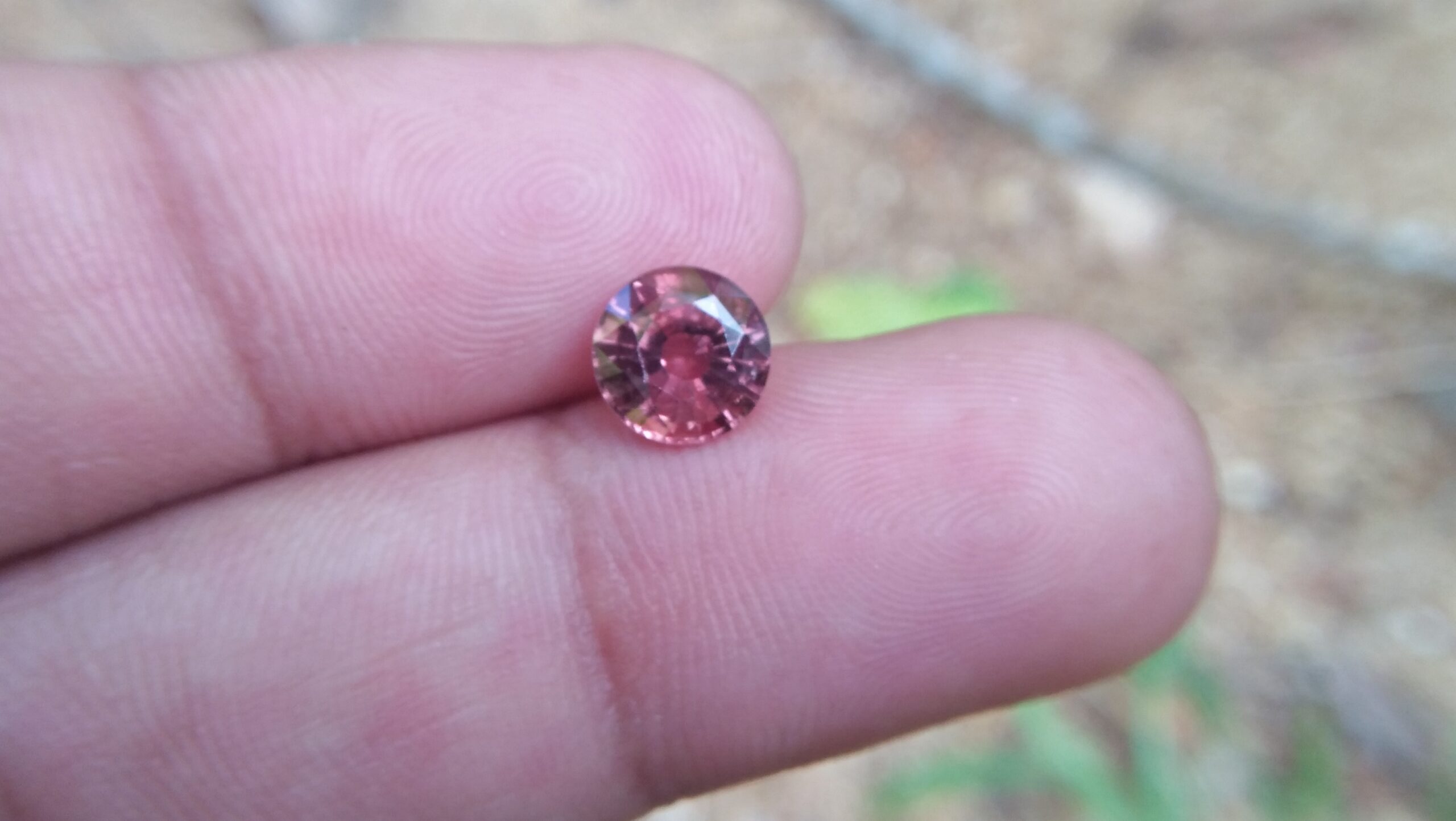 NATURAL Orangy Brown SAPPHIRE Shape : Round Dimension : 7 mm x 4.5 mm Weight : 1.70 Cts Clarity : SI Colour : Orangy Brown Transparency : Transparent Treatment : Unheated/Natural