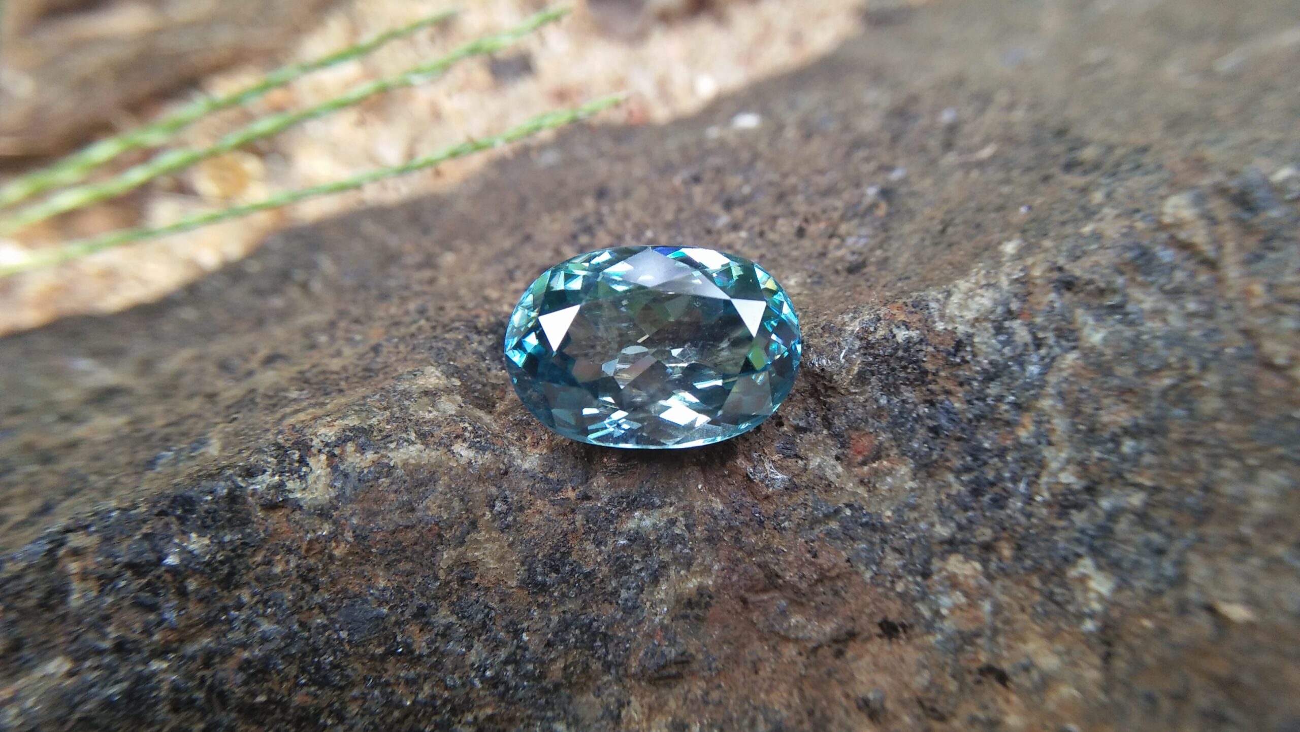 Natural Genuine Blue Zircon - Starlite WEIGHT : 13.03ct COLOUR : Vivid Greenish Blue CUT & SHAPE : Fancy Oval TRANSPARENCY : Transparent MEASUREMMENT : 15.2x 10.35 x 7.21mm SPECREUM : Rare earth spectrum TREATMENT : None "GLK" Certified ( GIA Alumni Association Member/ Member of Gemmological association Great Britain) GLK : UN - 01484 • Blue zircon is one of the US birthstones for December