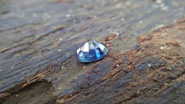 Sapphire is the birthstone for September NATURAL BLUE SAPPHIRE Shape : Ovel Cut : Mixed Cut Dimension : 8.1 mmx 6.5 mm x 4.2 mm Weight : 1.85 Cts Clarity : Flawless/ Clean Colour : Blue Transparency : Transparent