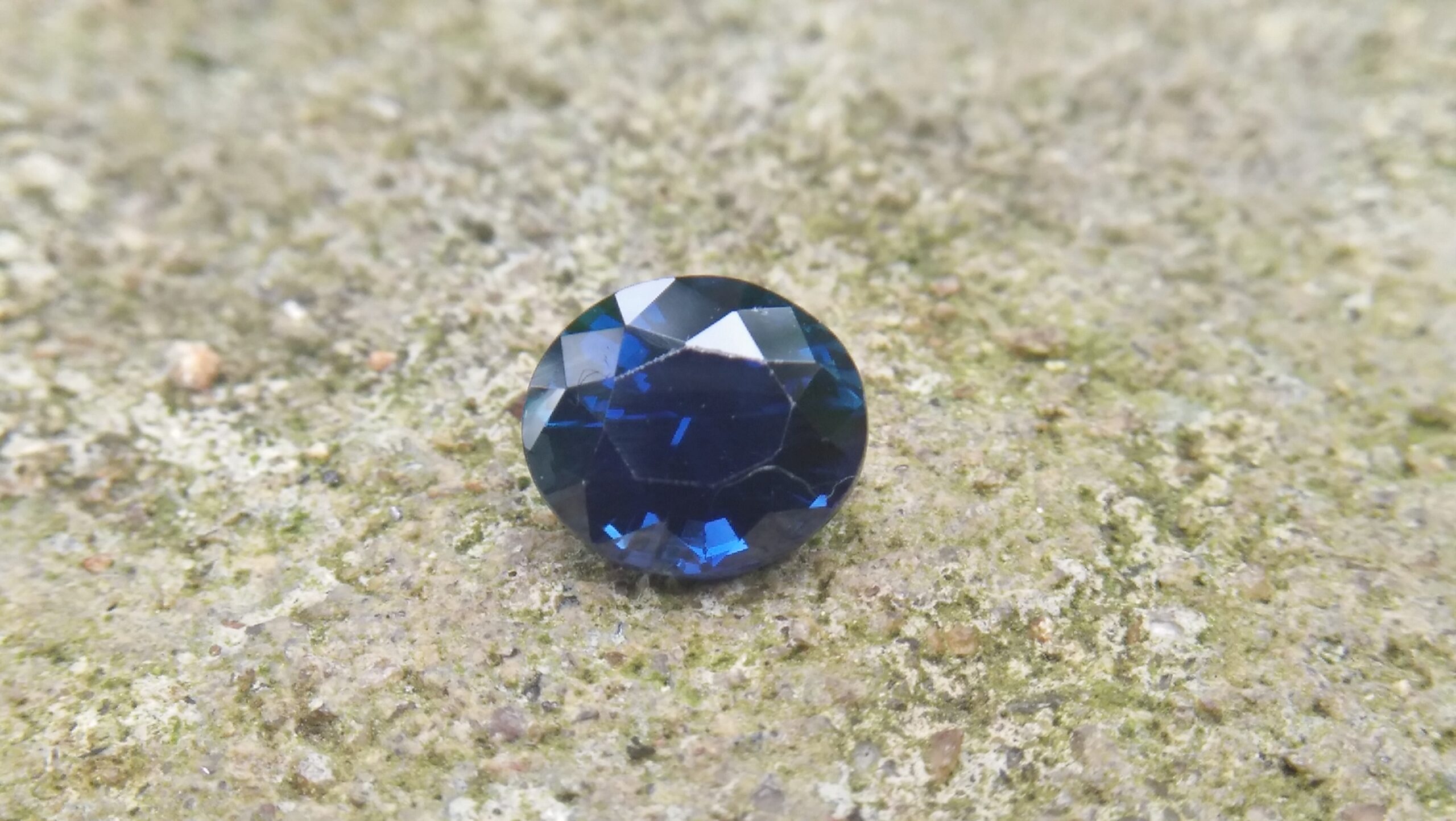 Sapphire is the birthstone for September NATURAL BLUE SAPPHIRE Shape : Ovel Cut : Mixed Cut Dimension : 6.7mm x 5.9mm x 4.3mm Weight : 1.35Cts Clarity : VVS Colour : Royel Blue Transparency : Transparent