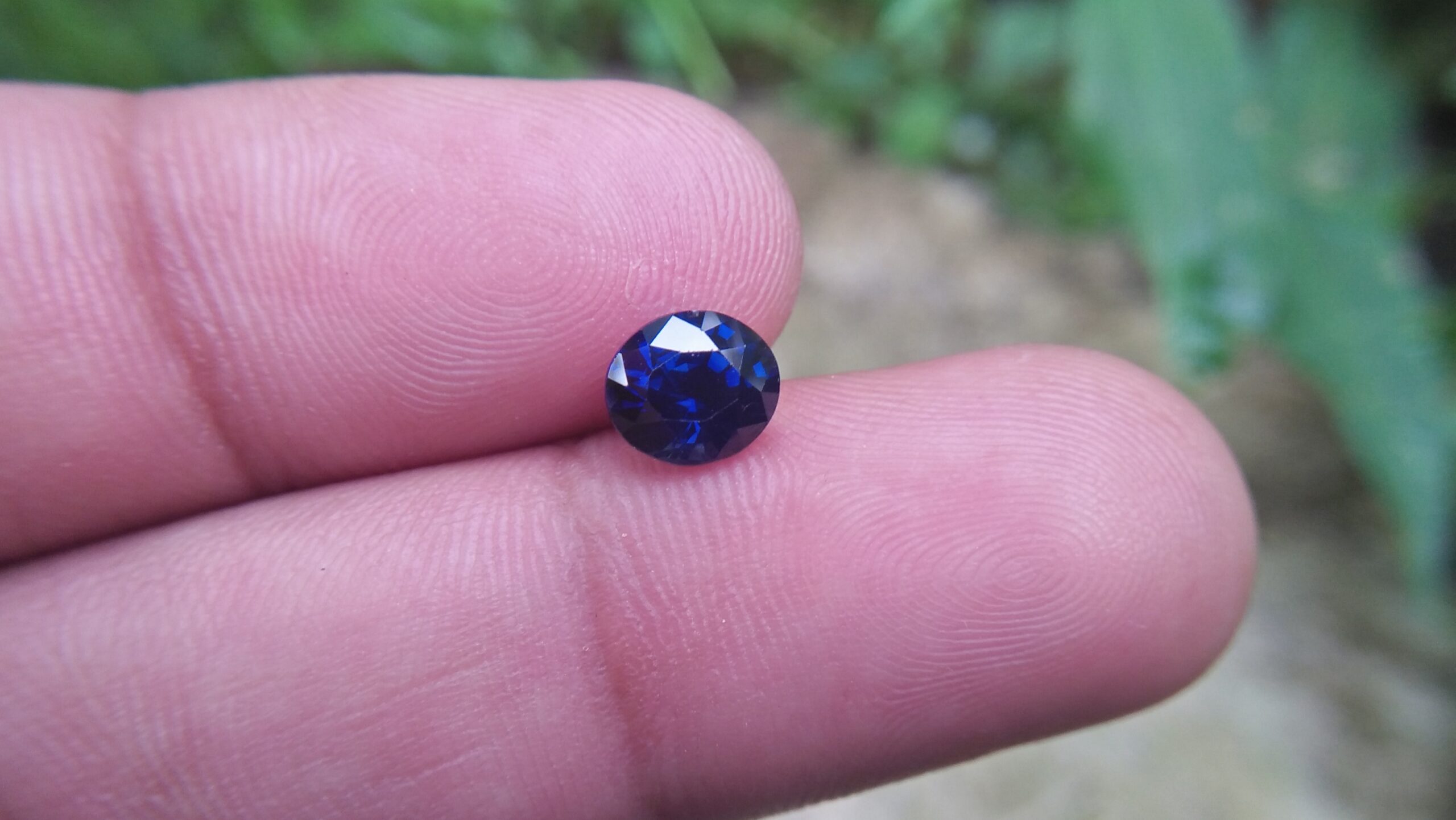 Sapphire is the birthstone for September NATURAL BLUE SAPPHIRE Shape : Ovel Cut : Mixed Cut Dimension : 6.7mm x 5.9mm x 4.3mm Weight : 1.35Cts Clarity : VVS Colour : Royel Blue Transparency : Transparent