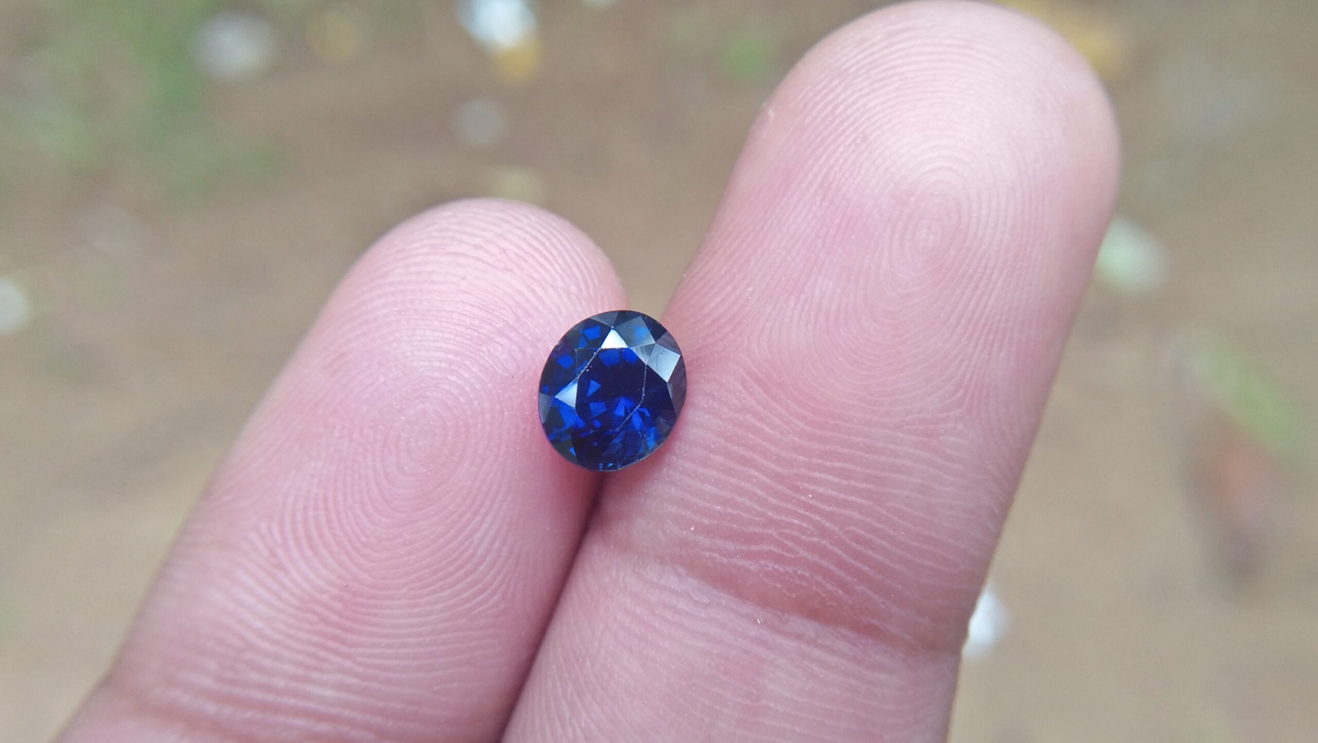 Sapphire is the birthstone for September NATURAL BLUE SAPPHIRE Shape : Ovel Cut : Mixed Cut Dimension : 6.7mm x 5.9mm x 4.3mm Weight : 1.35Cts Clarity : VVS Colour : Royel Blue Transparency : Transparent