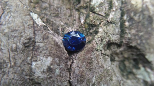 Sapphire is the birthstone for September NATURAL BLUE SAPPHIRE Shape : Ovel Cut : Mixed Cut Dimension : 6.7mm x 5.9mm x 4.3mm Weight : 1.35Cts Clarity : VVS Colour : Royel Blue Transparency : Transparent