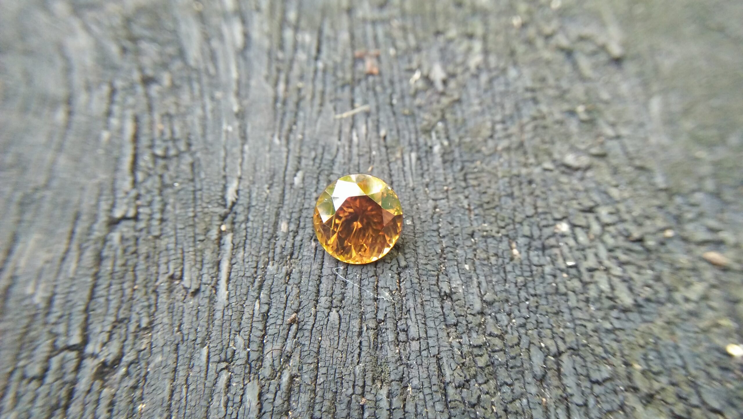 Natural Golden Honey Colour Zircon WEIGHT : 4.20Cts COLOUR : Golden Honey Yellow CUT & SHAPE : Round Flower Cut TRANSPARENCY : Transparent MEASUREMMENT : 8.85 mm x 6 mm TREATMENT : None Origin : Sri Lanka Clarity : SI