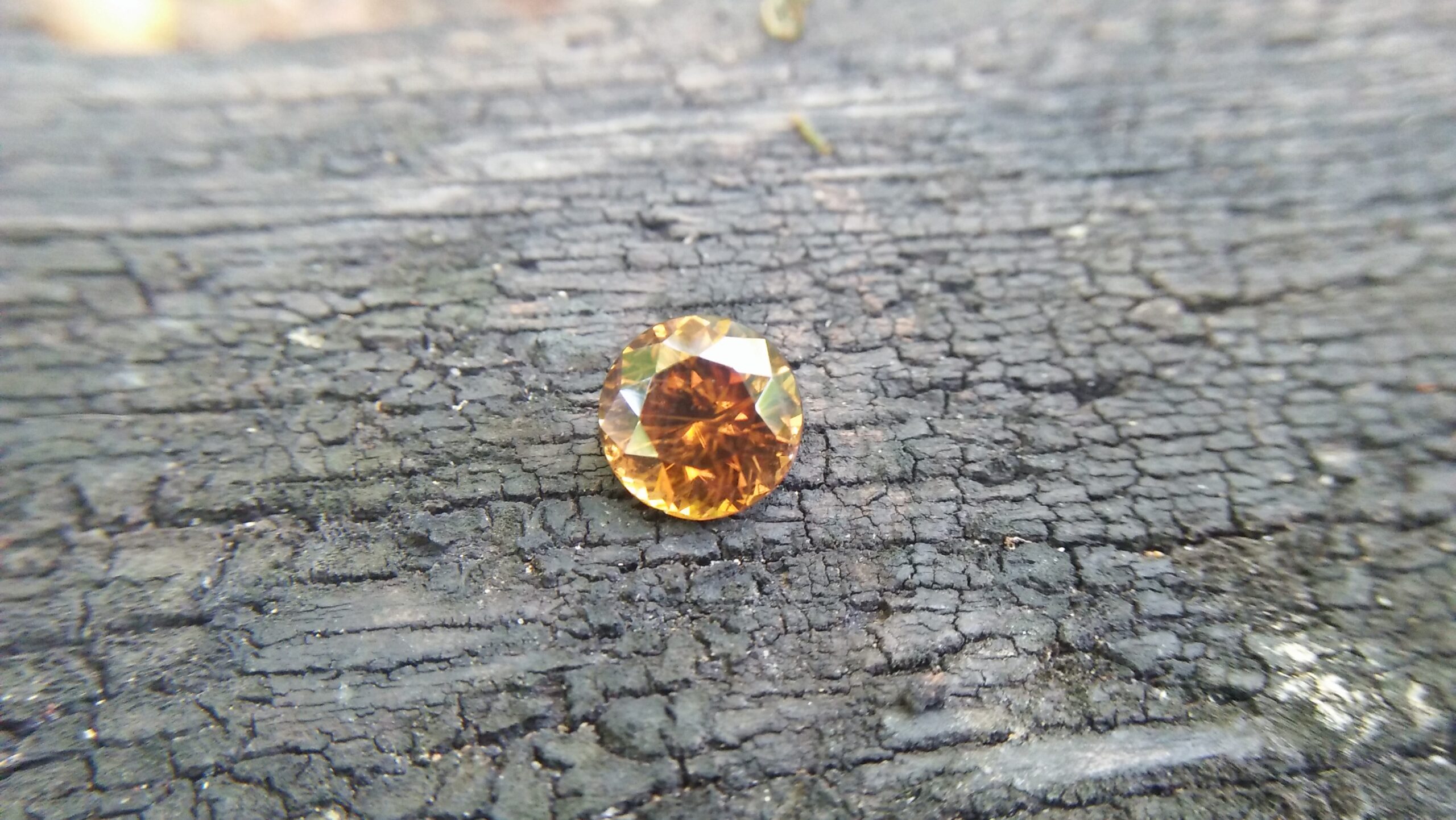 Natural Golden Honey Colour Zircon WEIGHT : 4.20Cts COLOUR : Golden Honey Yellow CUT & SHAPE : Round Flower Cut TRANSPARENCY : Transparent MEASUREMMENT : 8.85 mm x 6 mm TREATMENT : None Origin : Sri Lanka Clarity : SI