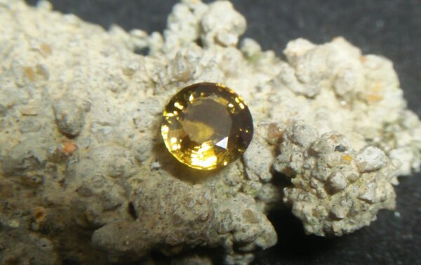 Ceylon Natural Chrysoberyl Colour : Yellowish Green Shape : Round Weight : 1.50 Cts Dimension : 6.6 x 6.5 x 4.2 mm Treatment : Unheated Clarity : VS • CSL - Colored Stone Laboratory Certified ( GIA Alumina Association Member ) • CSL Memo No : 760464F0367A