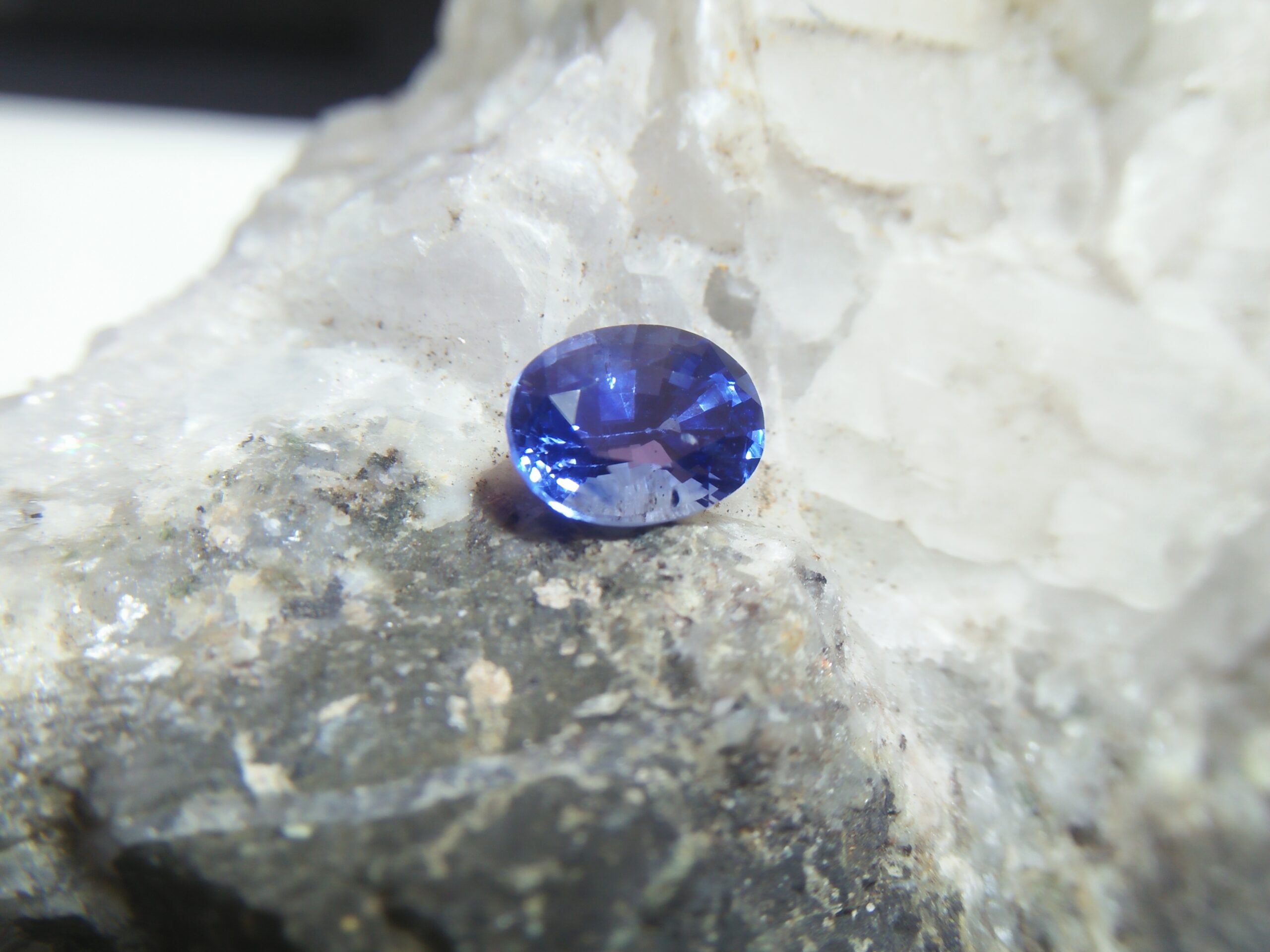 NATURAL BLUE SAPPHIRE (Royel Blue) Sapphire is a precious gemstone, a variety of the mineral corundum, consisting of aluminium oxide with trace amounts of elements such as iron, titanium, chromium, copper, or magnesium. Sapphire of all colors have become especially popular for engagement rings, since sapphire is durable enough to wear every day Fashions come and go, but blue sapphire is always popular for important jewelry such as engagement rings. • Zodiac Sign : Capricorn, Aquarius • Planet : Saturn