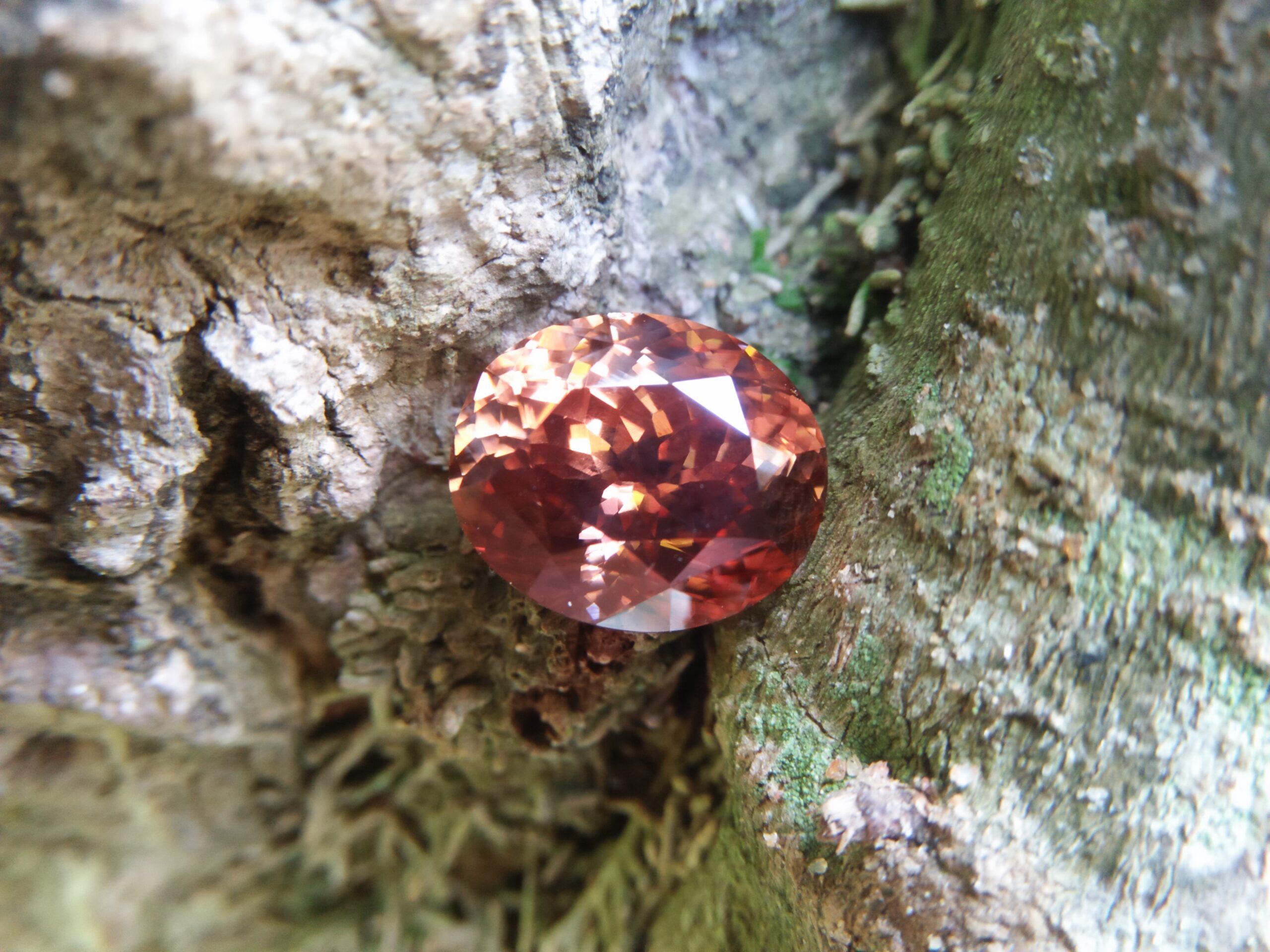 Ceylon Natural Jacinth Zircon Colour : Orangy Brown Shape : Oval Weight : 8.48 CTS Dimension : 12.1 x 10.2 x 7.2 mm Treatment : None/Unheated Clarity : Clean • CSL - Colored Stone Laboratory Certified ( GIA Alumina Association Member ) • CSL Memo No : ABD49DE09EA9