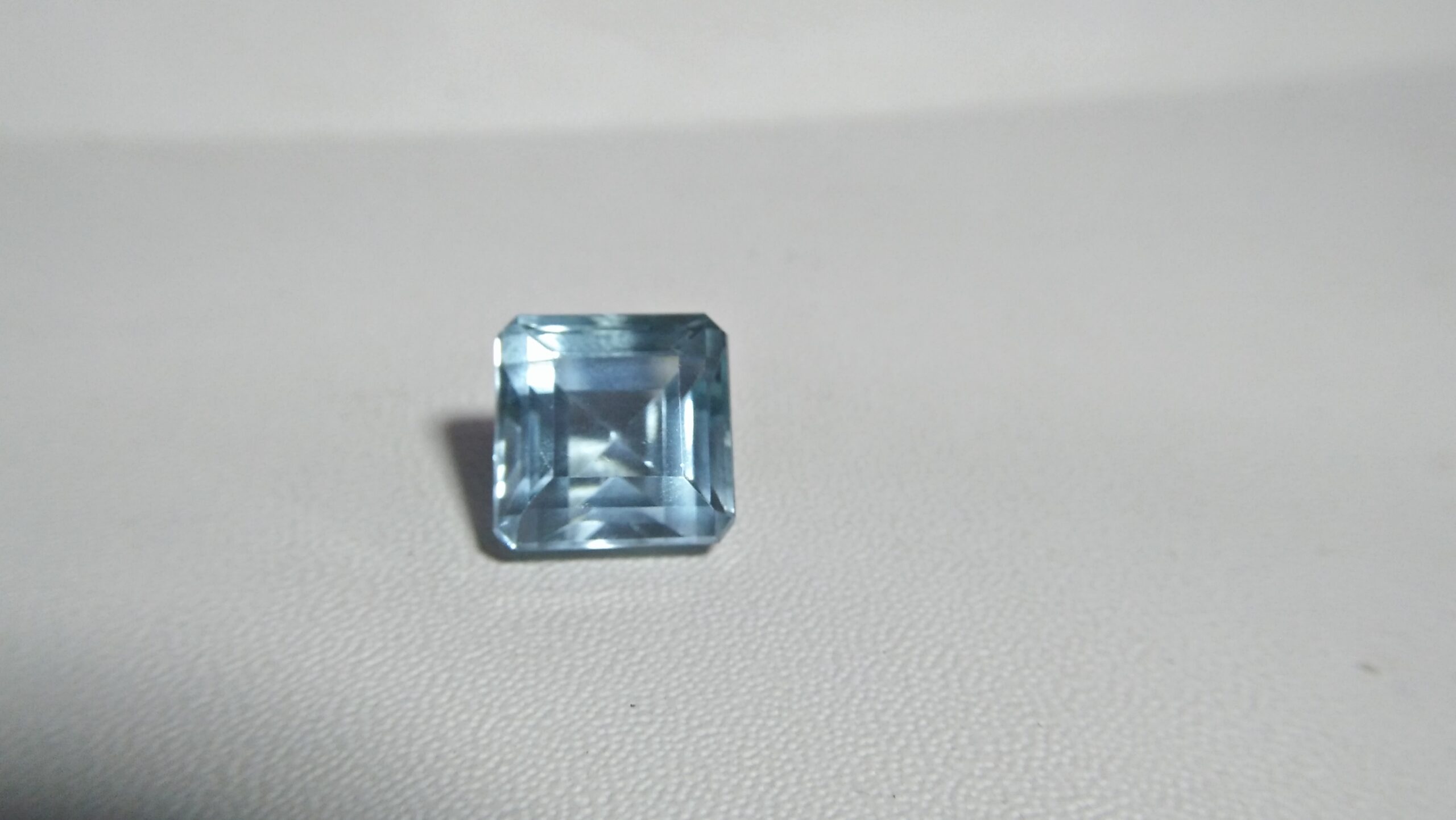 Natural Blue Topaz Colour : Light Blue Shape : Octagon Weight : 17.17 Dimension : 14.5 x 14.5 x 11.1 mm Treatment : None Clarity : Very Clean • CSL - Colored Stone Laboratory Certified ( GIA Alumina Association Member ) • CSL Memo No : 35A3BDDA4770