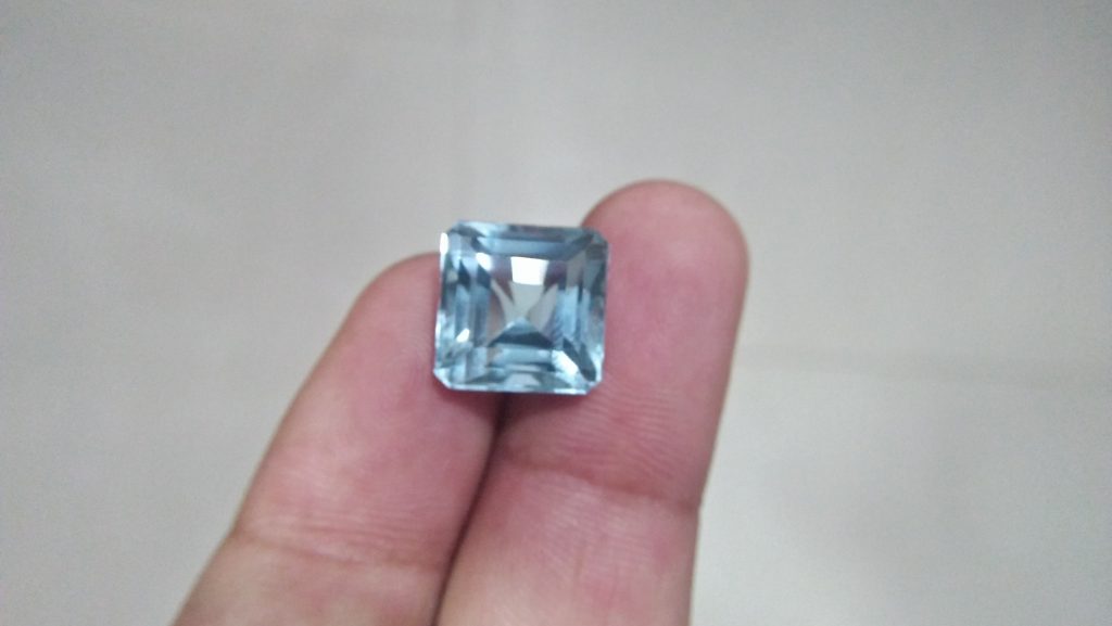 Natural Blue Topaz  Colour : Light Blue Shape : Octagon Weight : 17.17 Dimension : 14.5 x 14.5 x 11.1 mm Treatment : None Clarity : Very Clean • CSL - Colored Stone Laboratory Certified ( GIA Alumina Association Member ) • CSL Memo No : 35A3BDDA4770