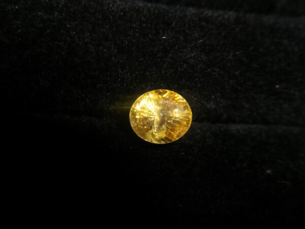 Ceylon Yellow Sapphire  Colour : Vivid Yellow Shape : Oval Weight : 1.86Cts Dimension : 7.2 x 6.7 x 4.5 mm Treatment : Heated Clarity : i 黃色的藍寶石 重量 : 1.86 卡拉 尺寸 : 7.2 x 6.7 x 4.5 mm 颜色 : 黄色 透明 : 好透明 形状 : 椭圆形 清晰度 : i 治疗： 加热 • CSL - Colored Stone Laboratory Certified ( GIA Alumina Association Member ) • CSL Memo No : 3D163BFAB78E