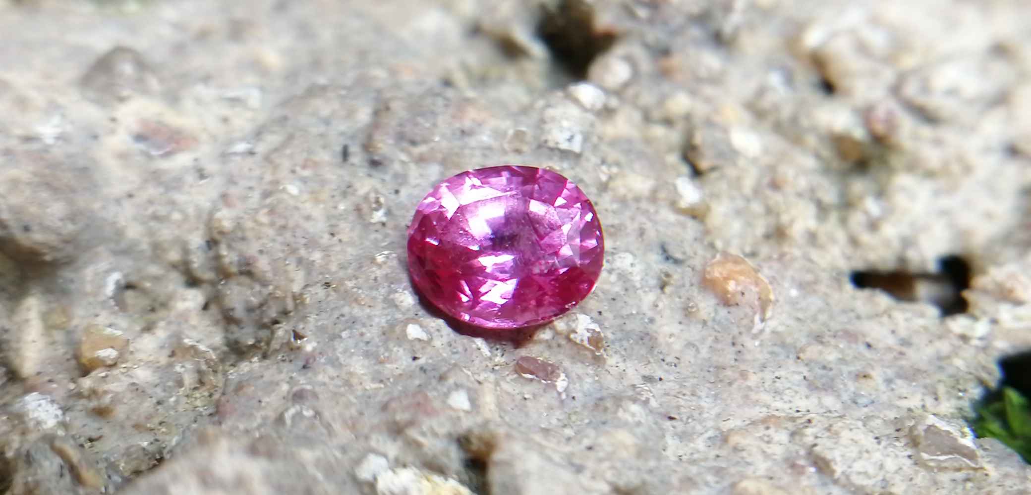 Ceylon Natural Light Pink Sapphire 粉紅的藍寶石 Sapphire is a precious gemstone, a variety of the mineral corundum, consisting of aluminium oxide with trace amounts of elements such as iron, titanium, chromium, copper, or magnesium. Sapphire helps the user stay on the Spiritual Path, boosting psychic and spiritual powers, and is a great stone for Earth and Chakra healing. Pink Sapphire Healings Pink Sapphire reflects the Light of the heart and love and stimulates the Heart Chakra, located near the center of the breastbone. It is believed that pink sapphires used for therapeutic purposes as crystals might nourish the emotional well-being of the person wearing jewelry crafted from the gems.The theory behind these therapeutic beliefs centers on clearing emotional blockages from the past to release hurtful experiences. Pink Sapphire helps strengthen and balance the heart. It is also useful in balancing blood sugar, glucose metabolism and in cases of diabetes, hypoglycemia and hyperglycemia. • Nourishing the Emotional Body with the PinkColor Ray • Energetic Columns of Support • Longevity and Extending the Lifespan of Your Cells • Astral Vision and Sensitivity to Energy
