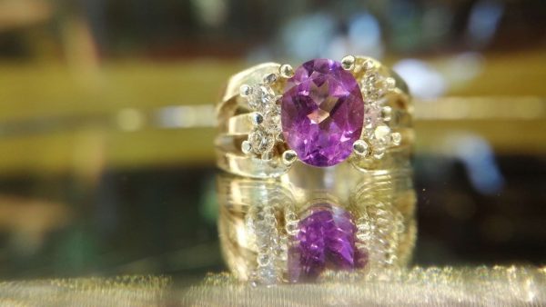 Metal : Silver Stone : Amathyst Type : Ring Weight : 6.92 g 紫晶銀介指 宝石 :紫晶 颜色 : 紫色 透明 : 好透明 金属:银 重量:6.92 克