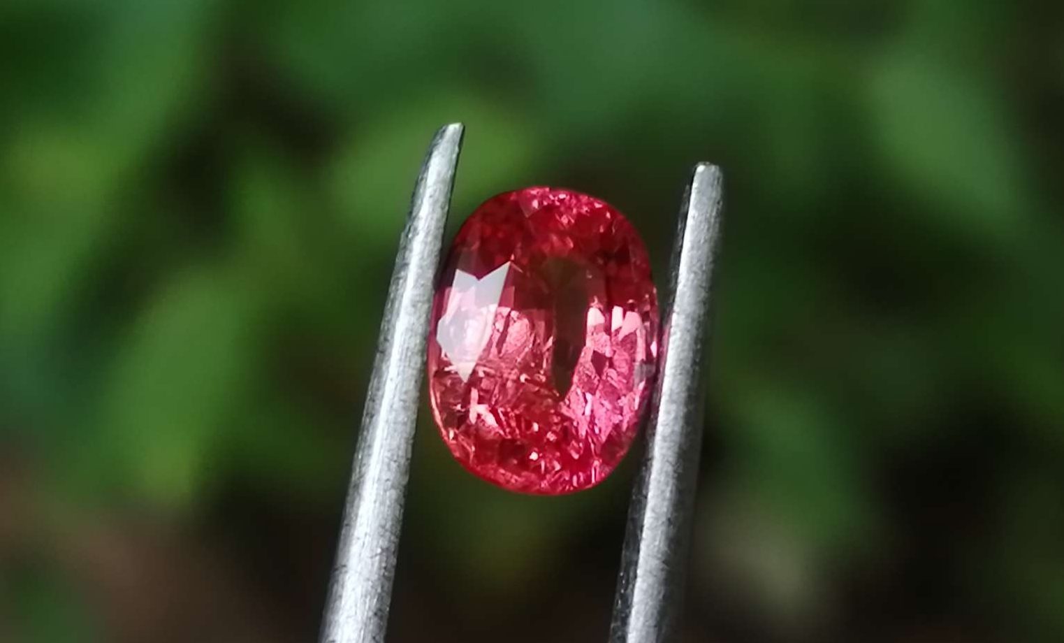 Certified Natural Orangy Pink Padparadscha Sapphire ( Best Colour )