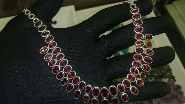 Metal : Silver Stone : Garnet Type : Necklace 石榴石銀項鍊 宝石 :石榴石 颜色 : 红色 透明 : 好透明 金属:银