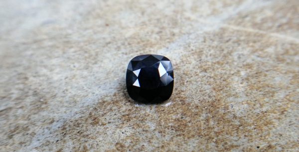 ceylon natural dark bluesapphire kaka nil