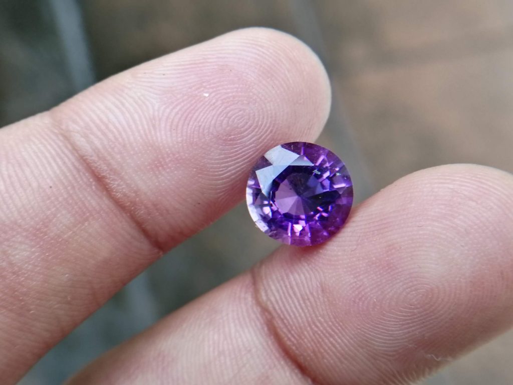 Colour : Purple Shape : Octagon Weight : 3.00 Cts Dimension : 9.8 mm x 6.1 mm Clarity : i