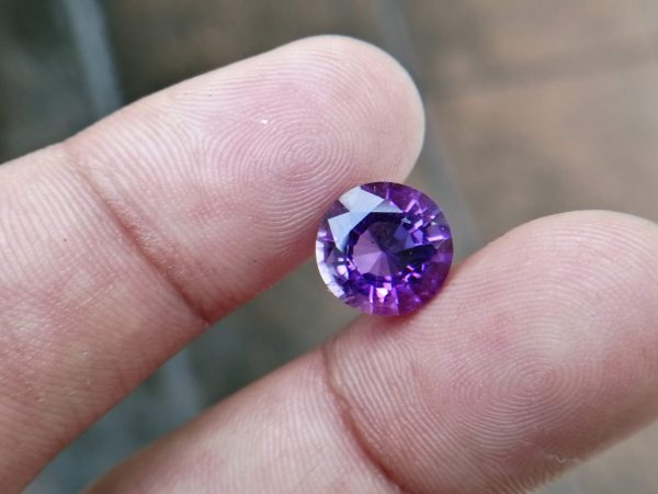 Colour : Purple Shape : Octagon Weight : 3.00 Cts Dimension : 9.8 mm x 6.1 mm Clarity : i