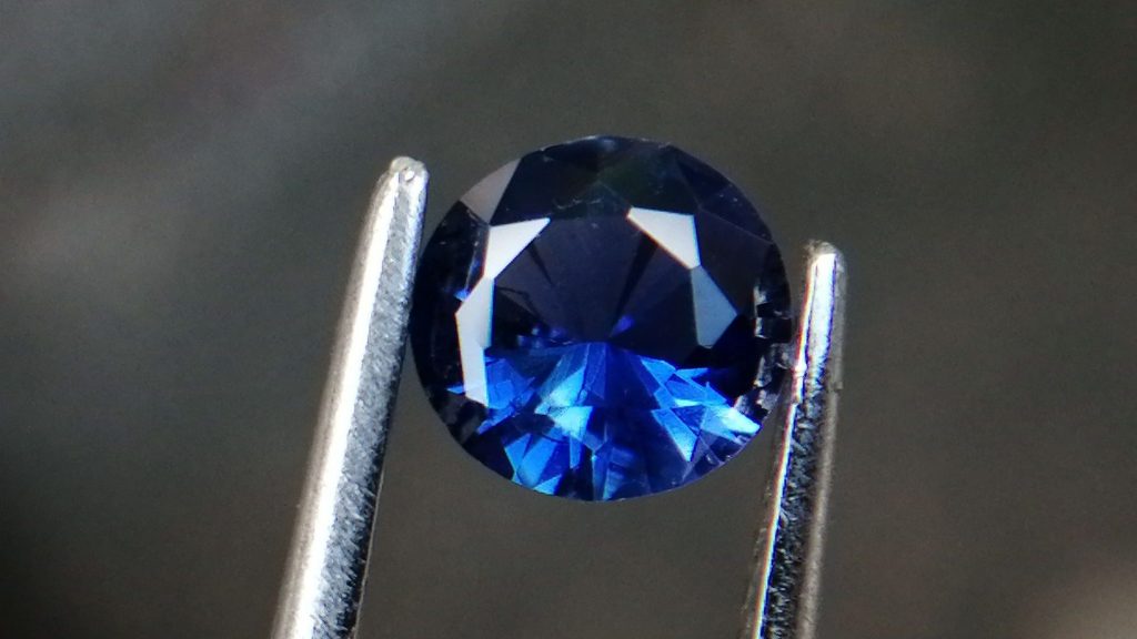 NATURAL BLUE SAPPHIRE Vivid Blue "Royal Blue"
