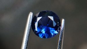 NATURAL BLUE SAPPHIRE Vivid Blue "Royal Blue"