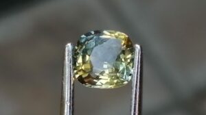 Natural Bi Colour Sapphire Wedding Stone