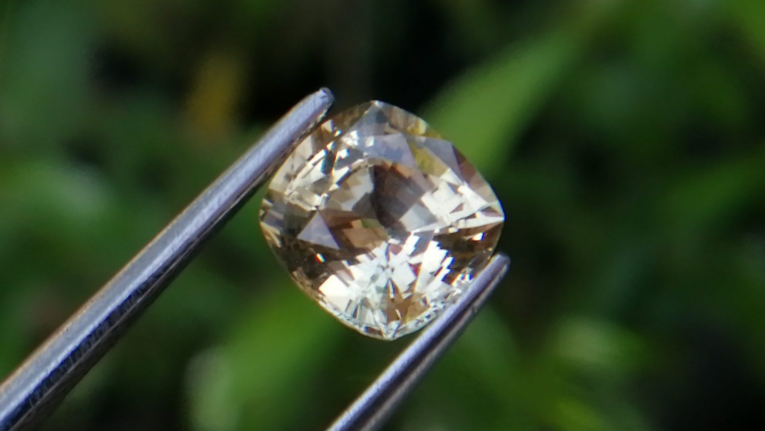 Natural Yellow Sapphire Sri Lanka