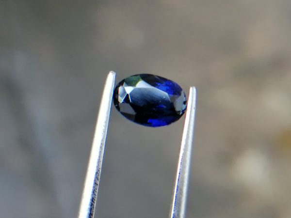 Royal Vivid Blue Sapphire from Sri Lanka directly from the source