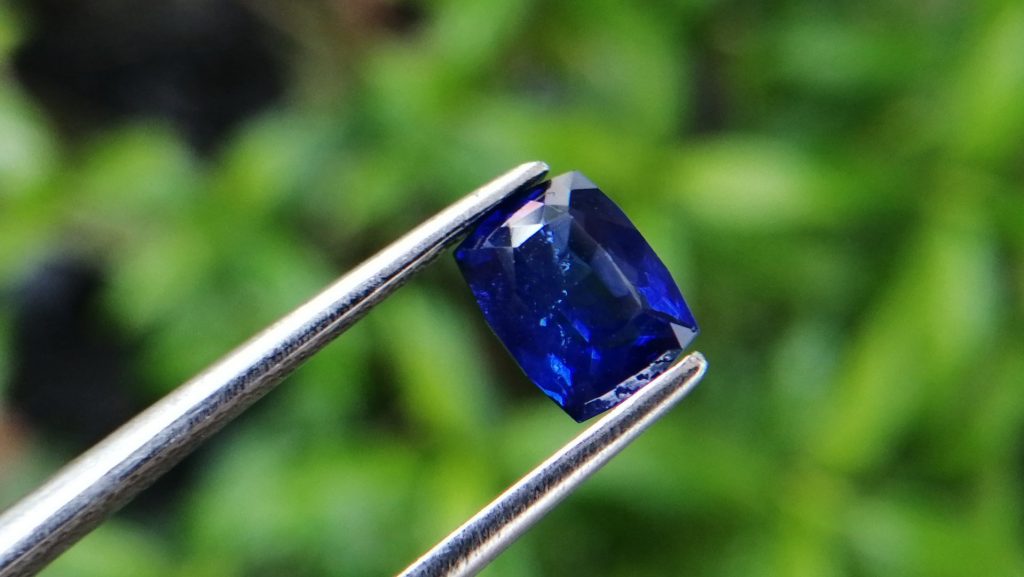 Ceylon Vivid Royal Blue Sapphire