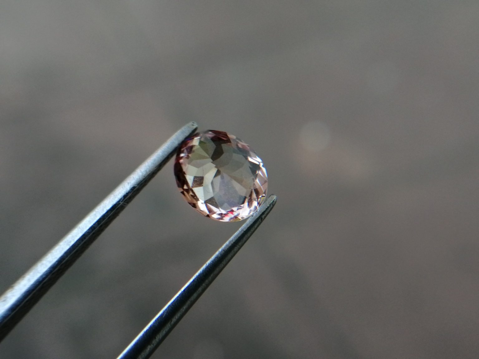 Natural Champagne Sapphire – Peach Sapphire