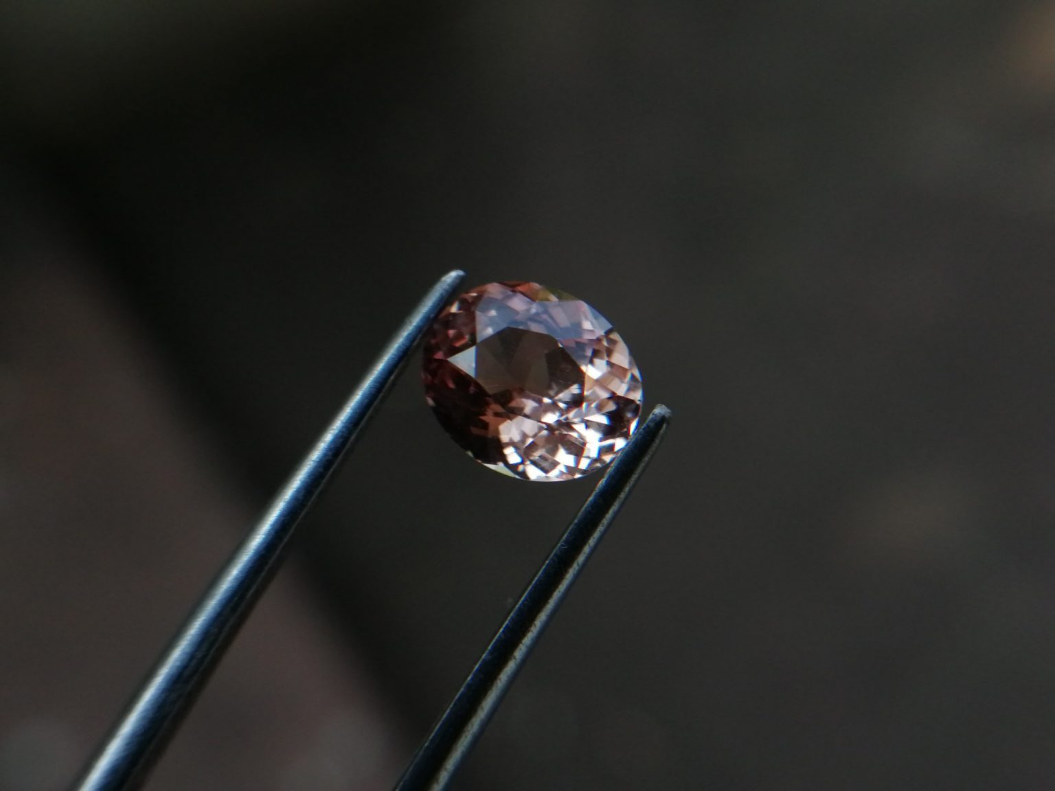 Natural Champagne Sapphire – Peach Sapphire