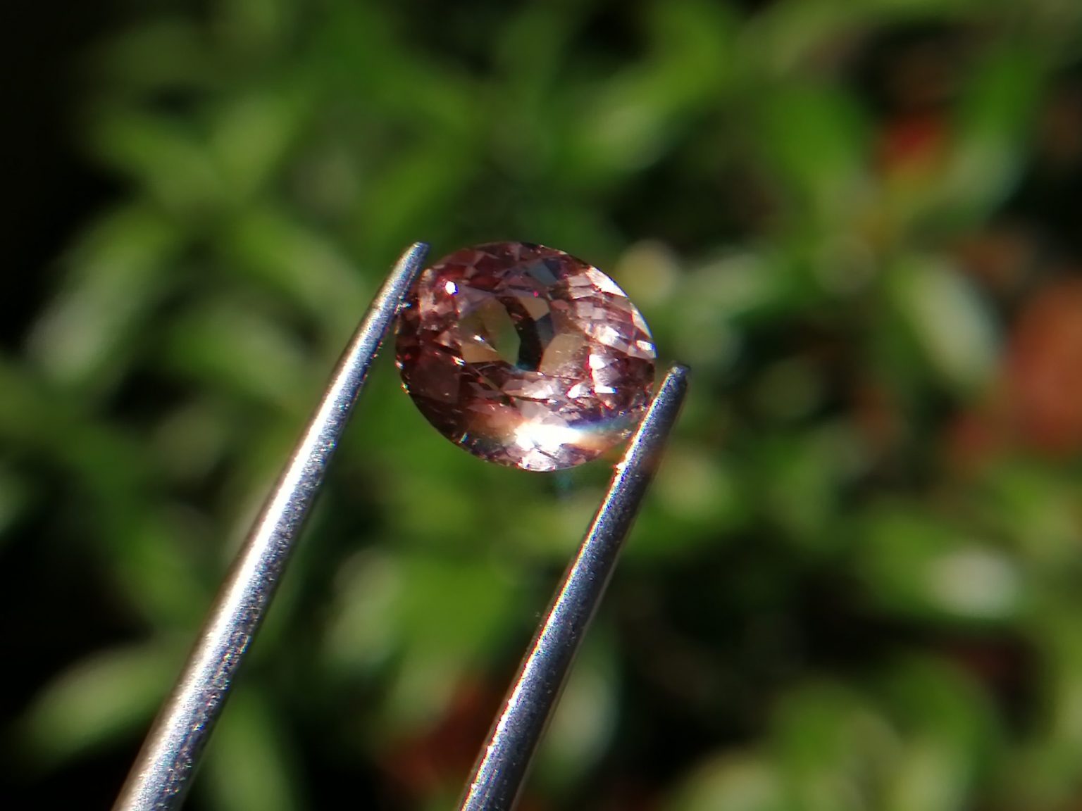 Natural Champagne Sapphire – Peach Sapphire